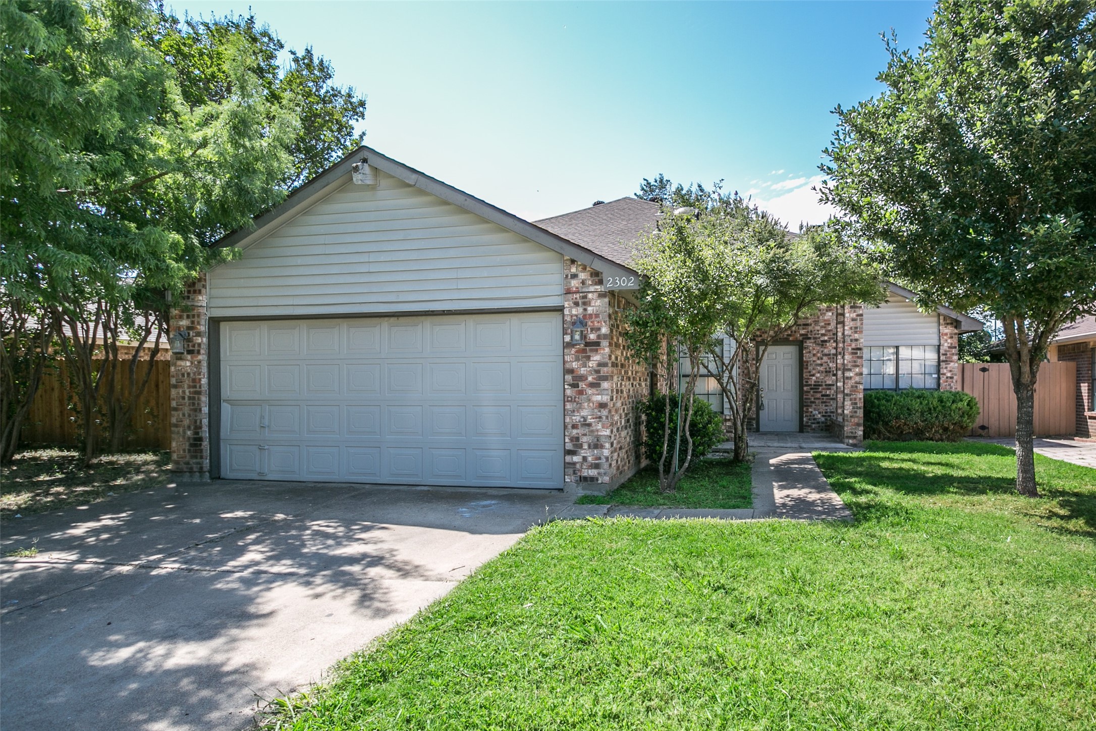 2302 Gladstone Drive