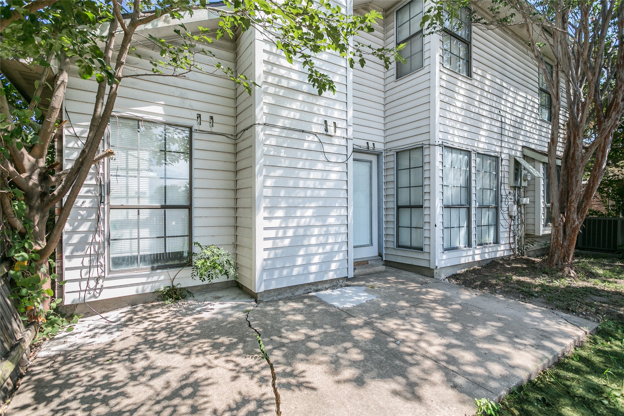 2302 Gladstone Drive