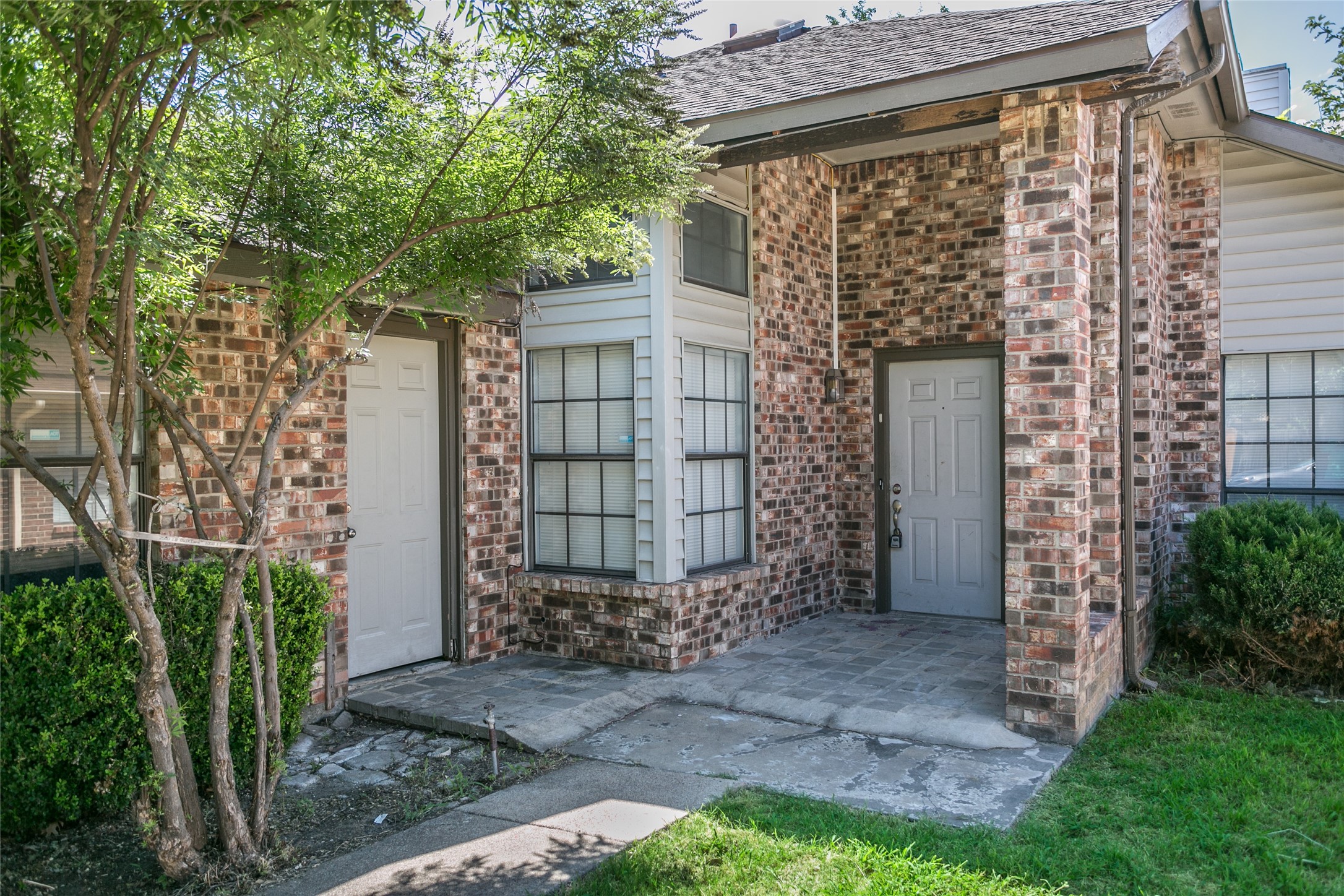 2302 Gladstone Drive