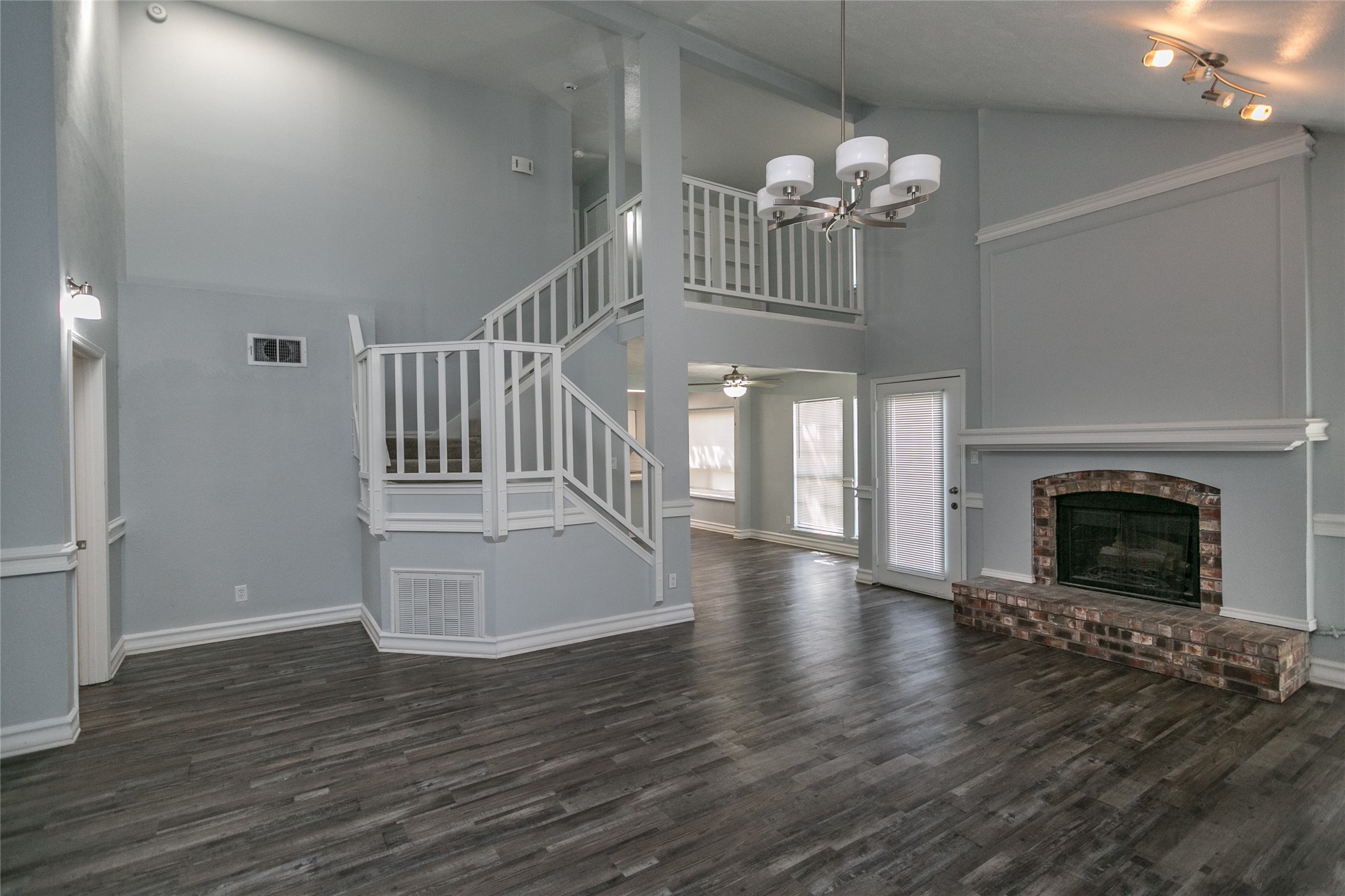 2302 Gladstone Drive