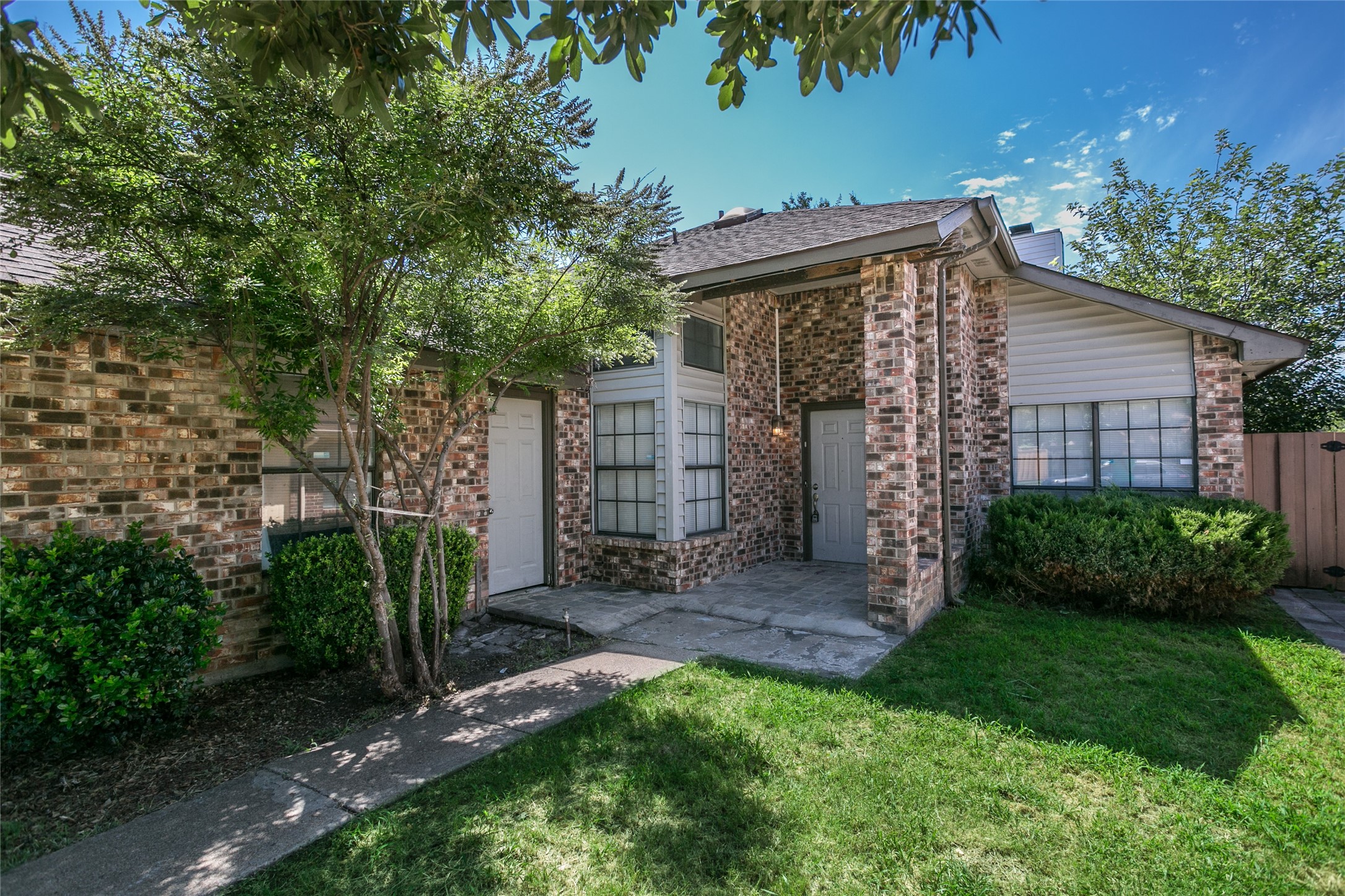 2302 Gladstone Drive