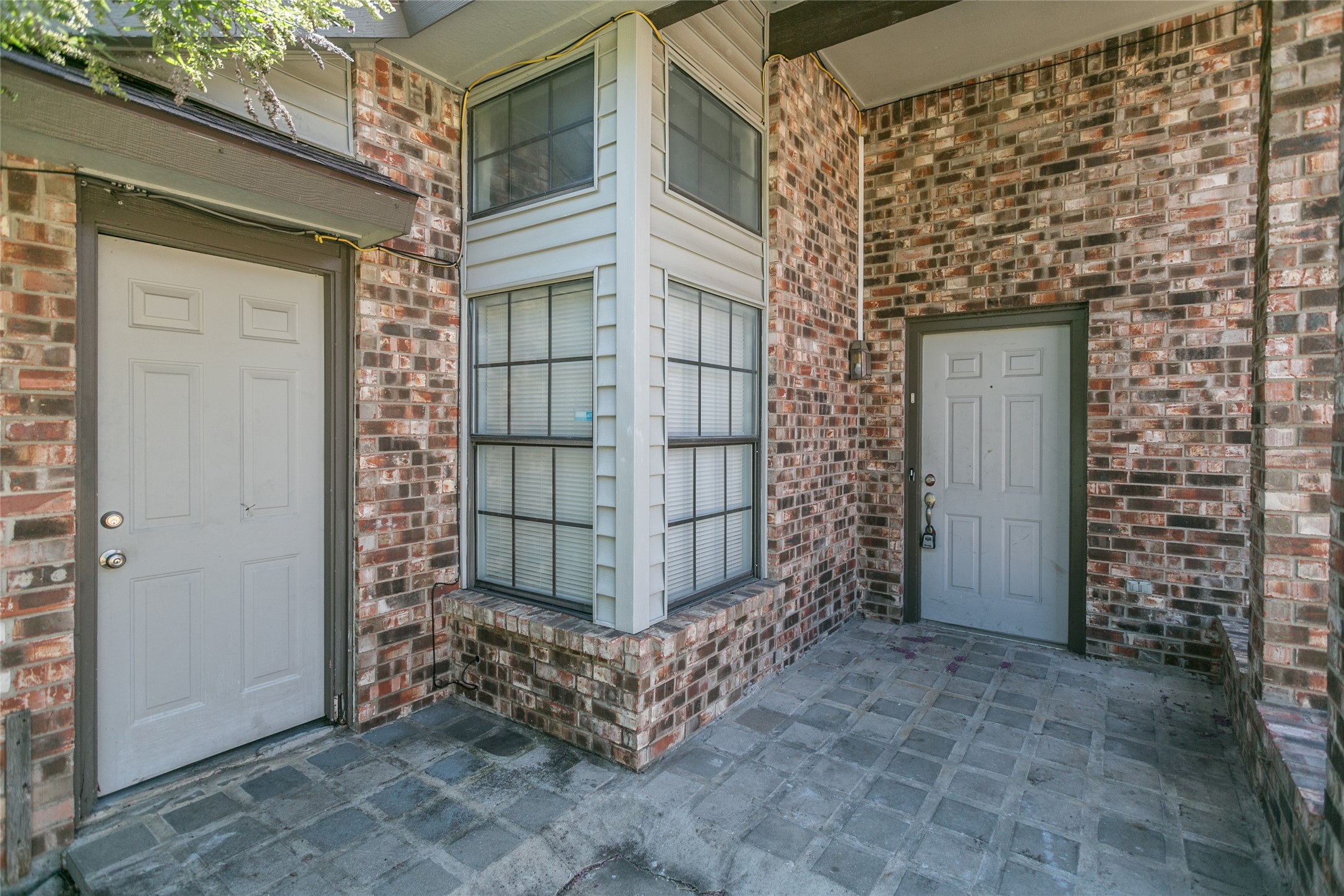 2302 Gladstone Drive