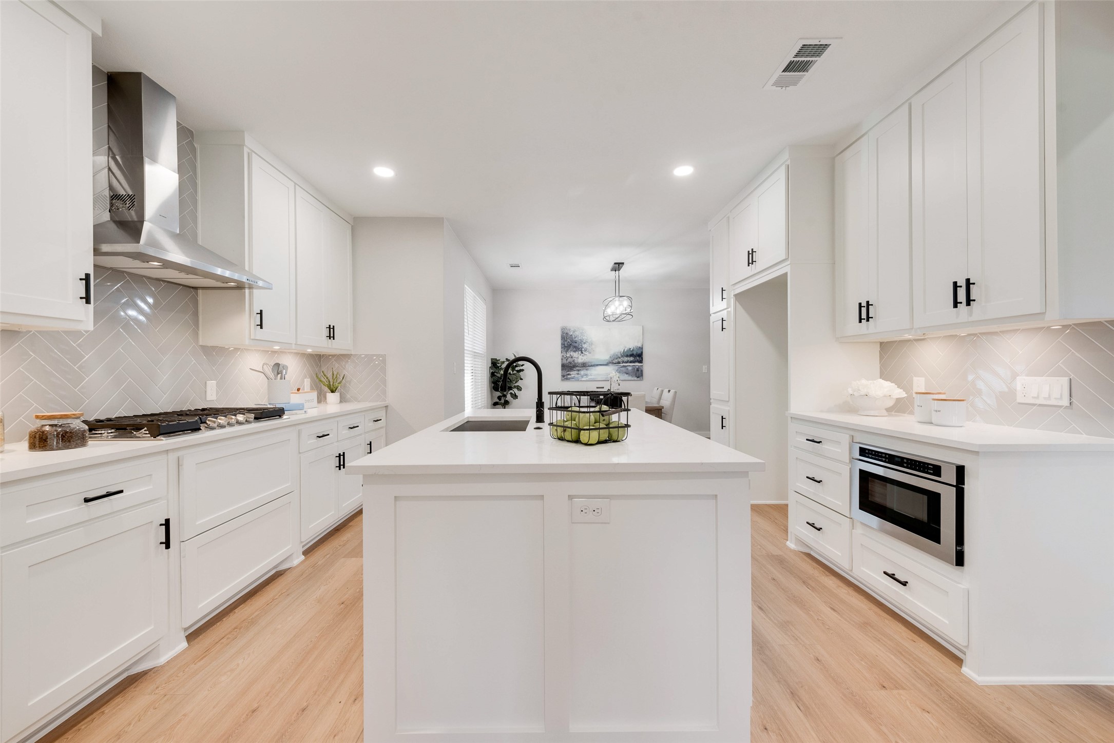 2418 Bent Trail