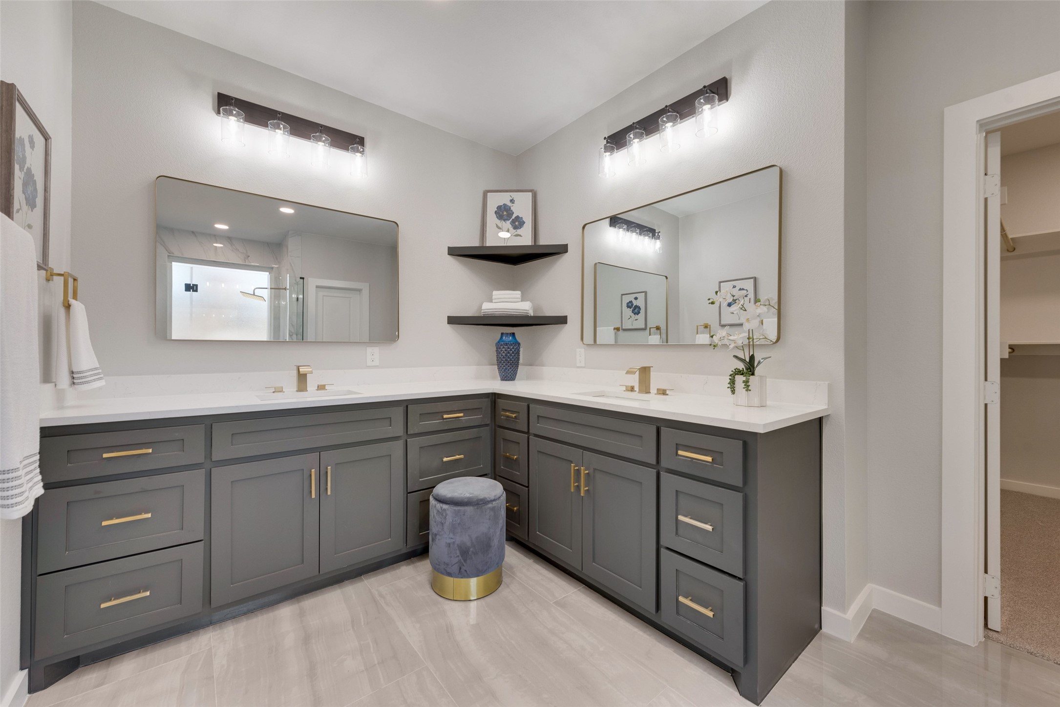 2418 Bent Trail
