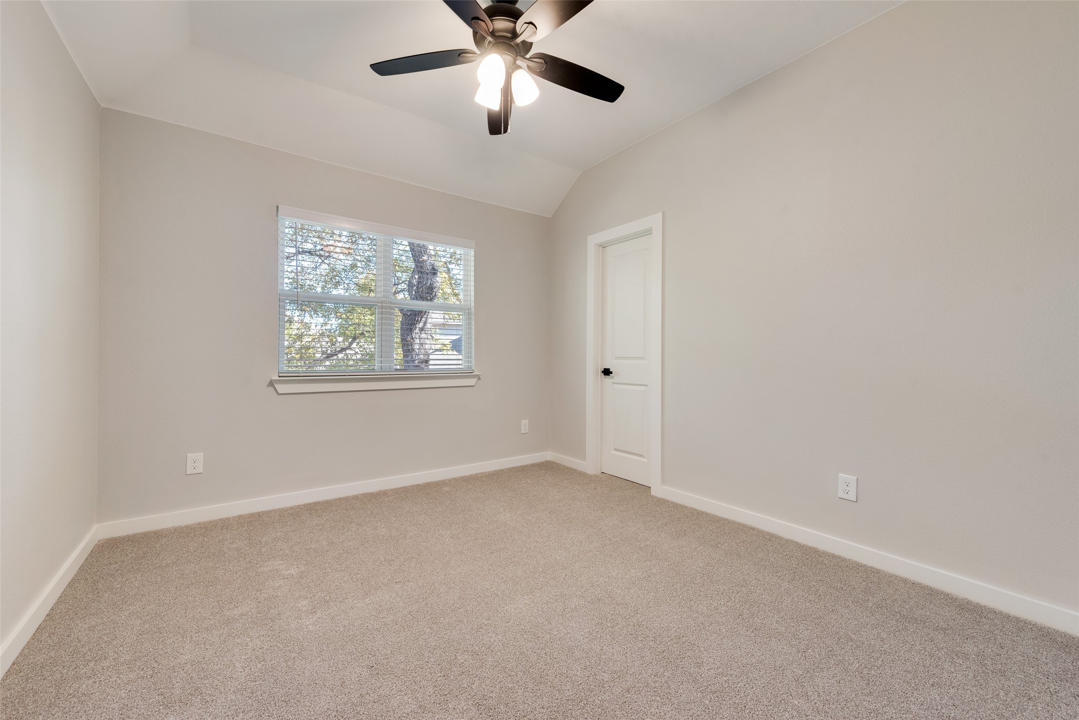 2418 Bent Trail