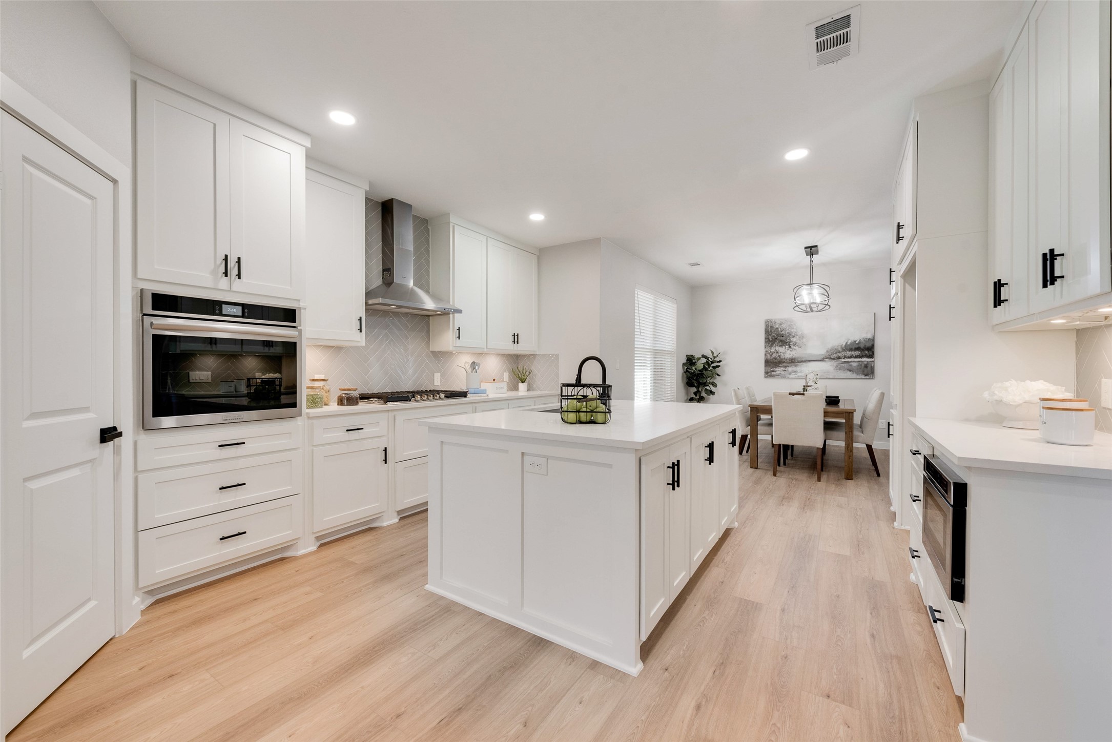 2418 Bent Trail
