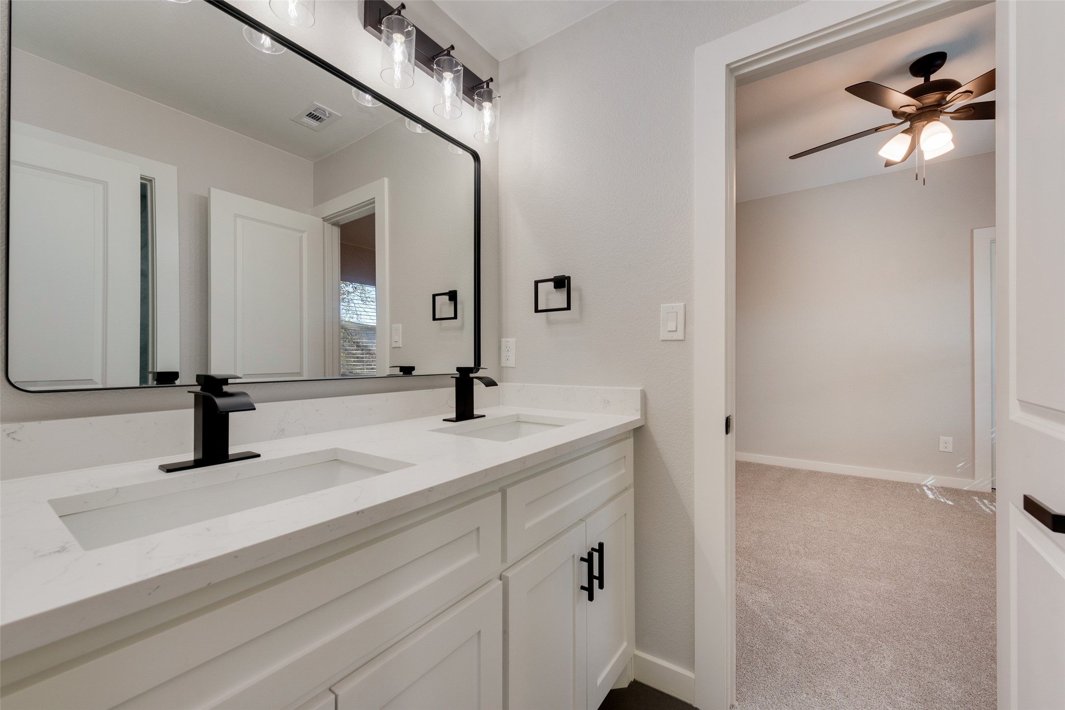 2418 Bent Trail