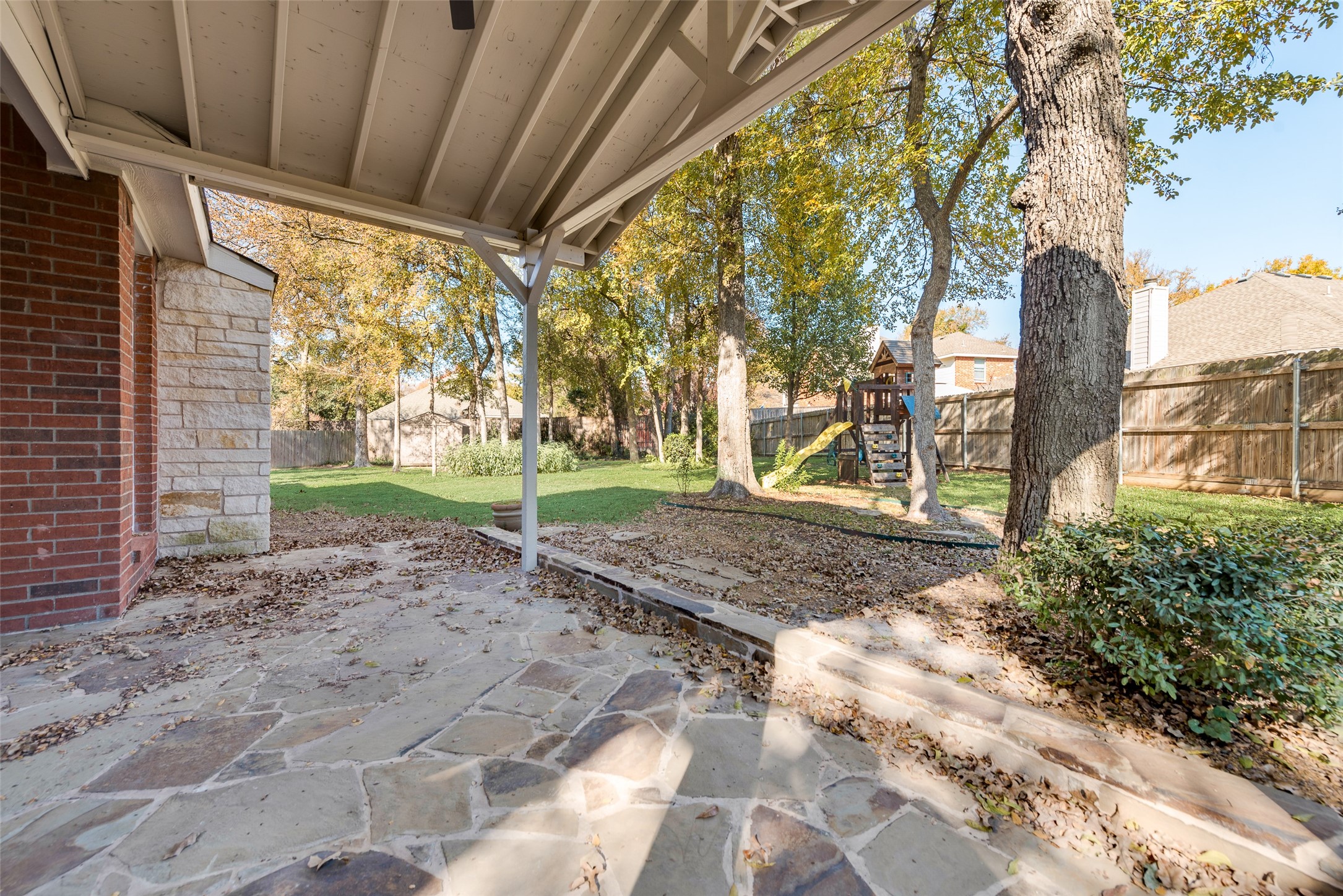 2418 Bent Trail