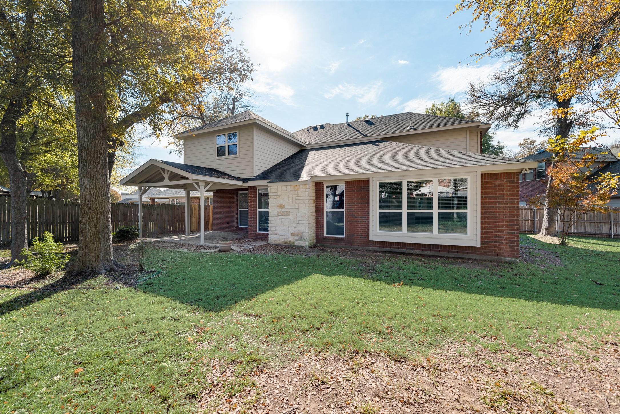2418 Bent Trail