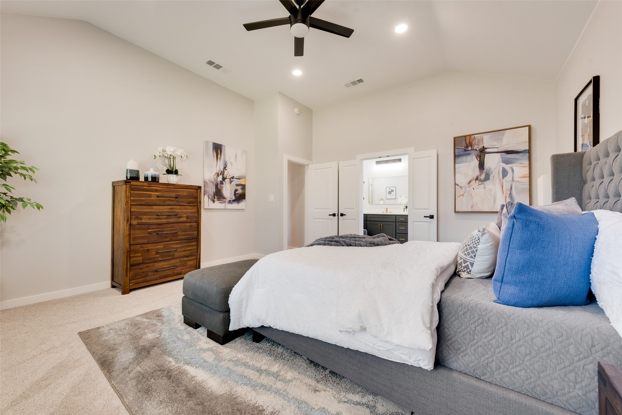 2418 Bent Trail