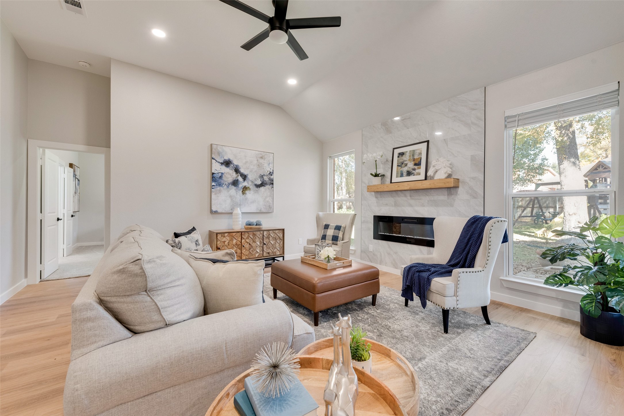 2418 Bent Trail