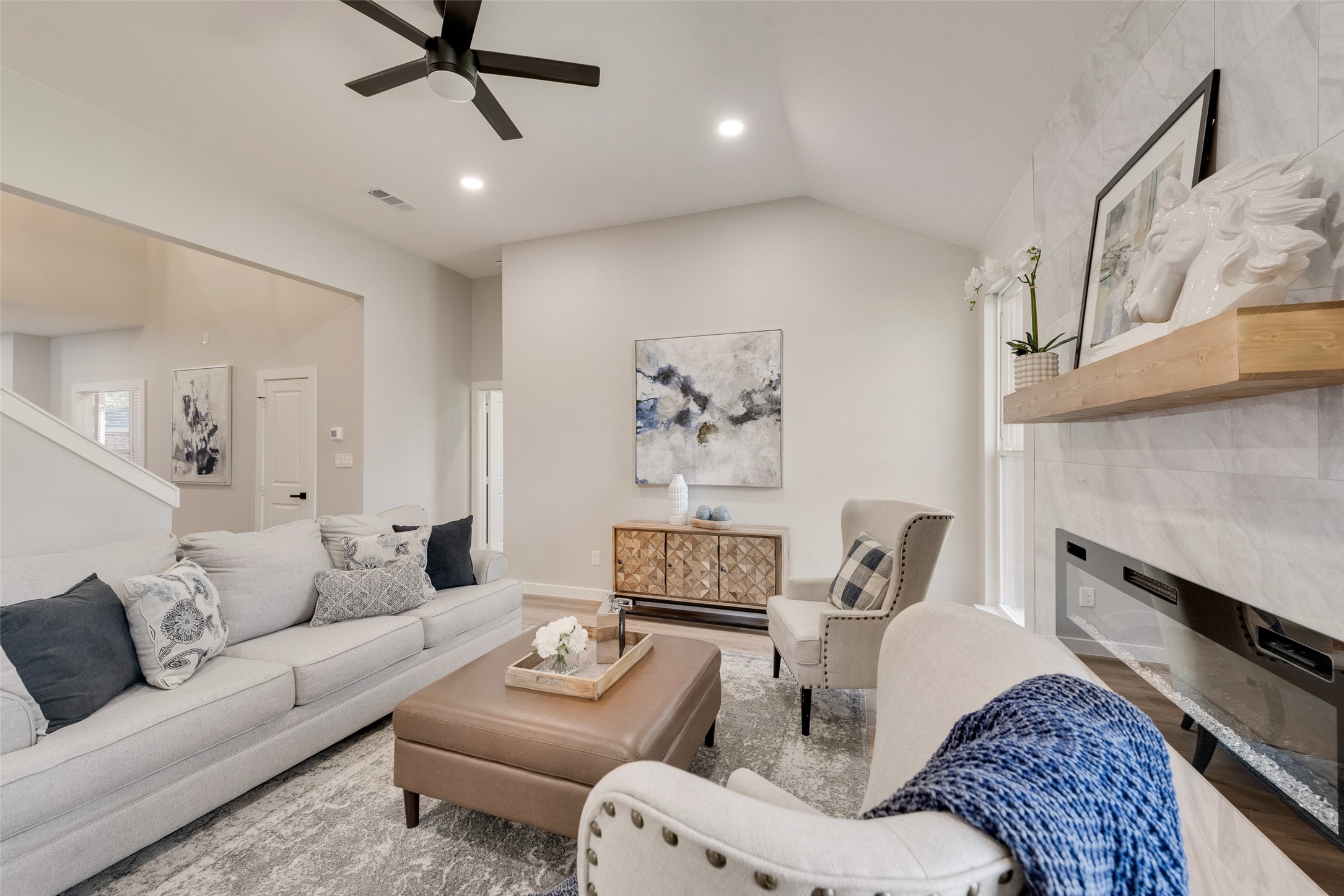 2418 Bent Trail