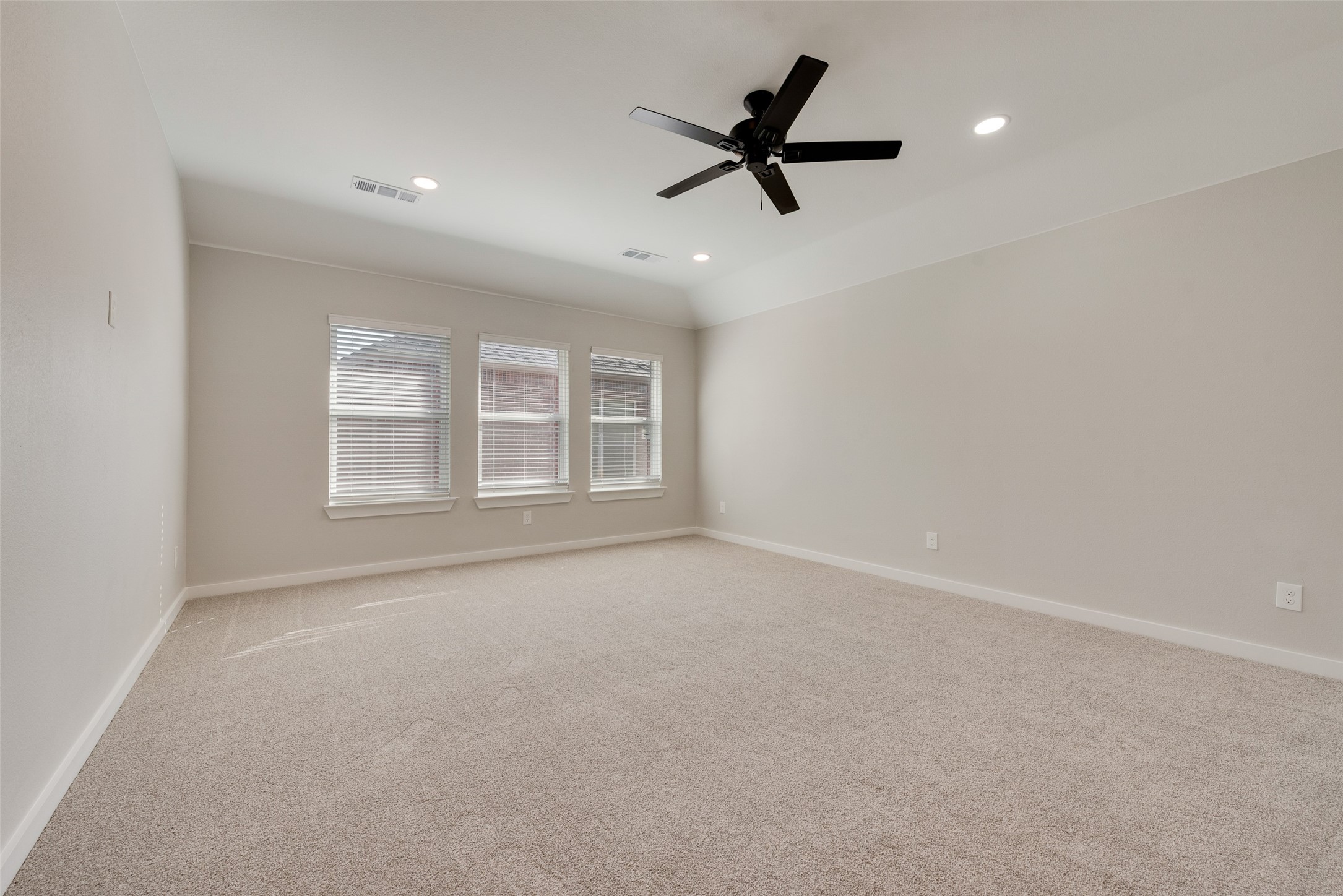 2418 Bent Trail