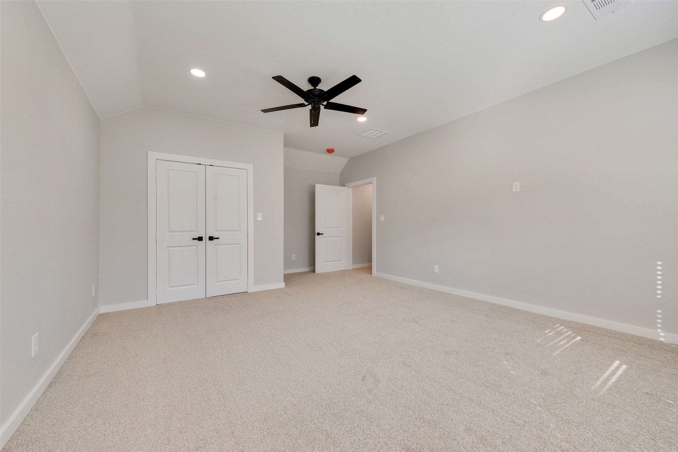 2418 Bent Trail