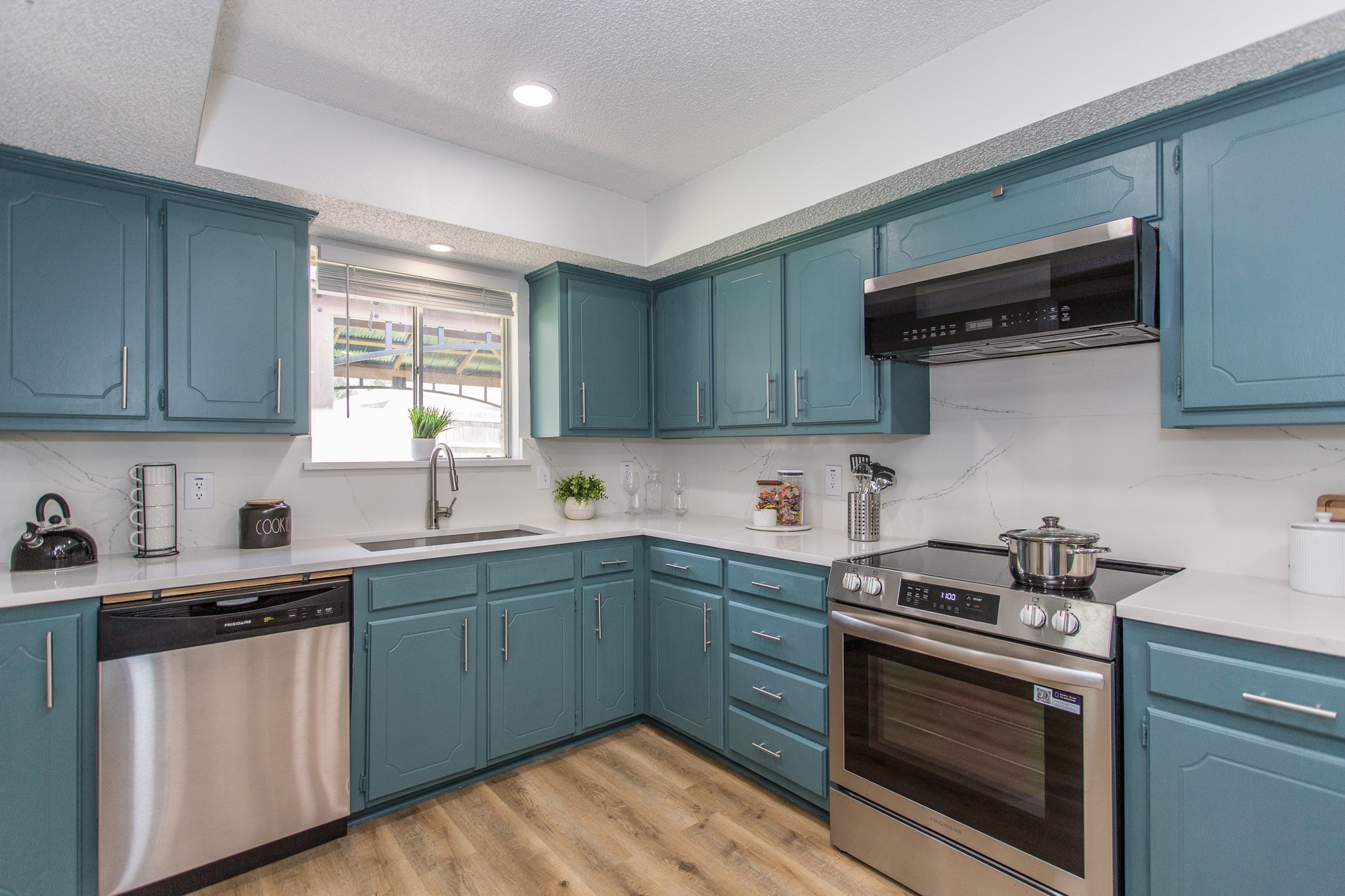 4045 Glenbrook Drive