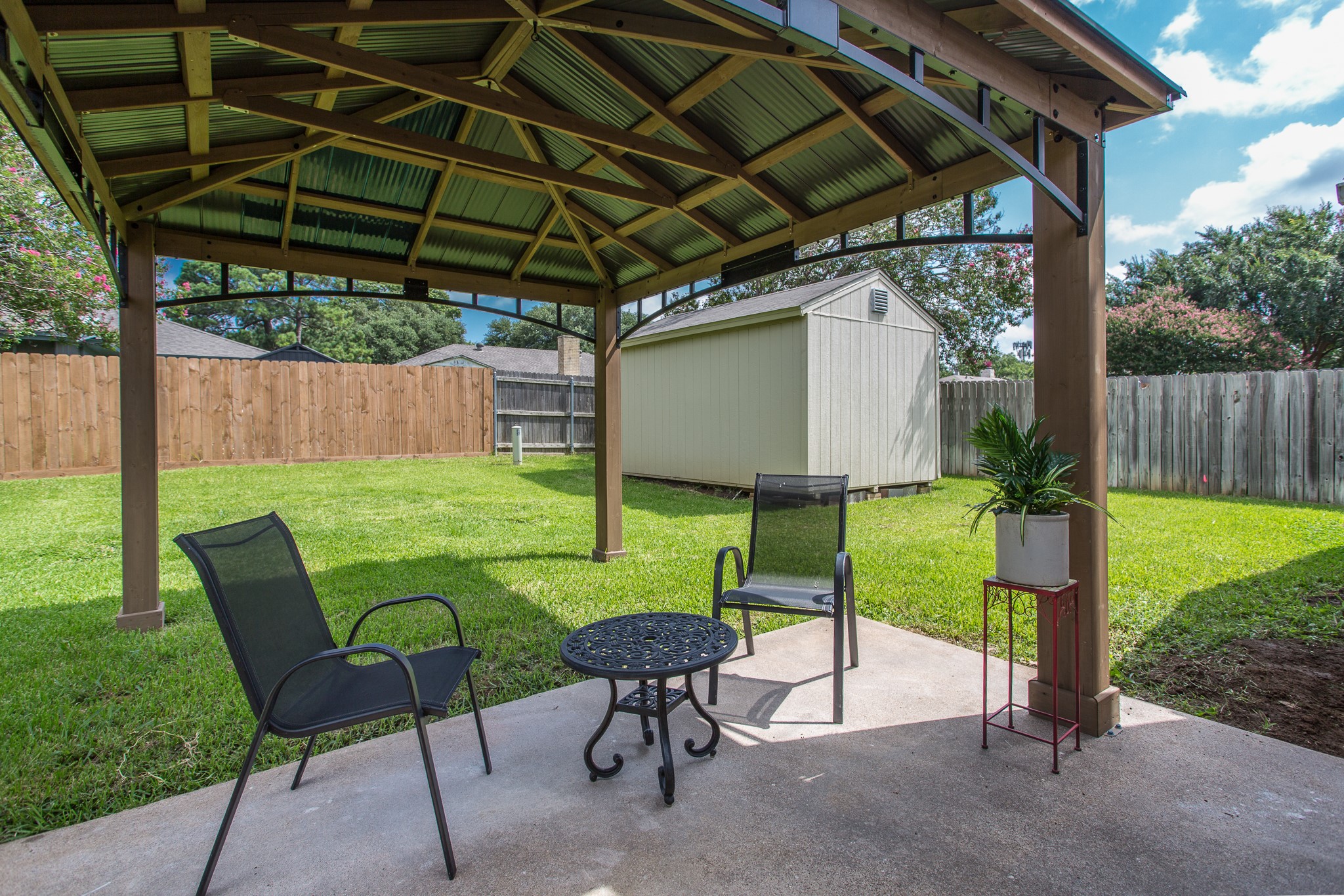4045 Glenbrook Drive