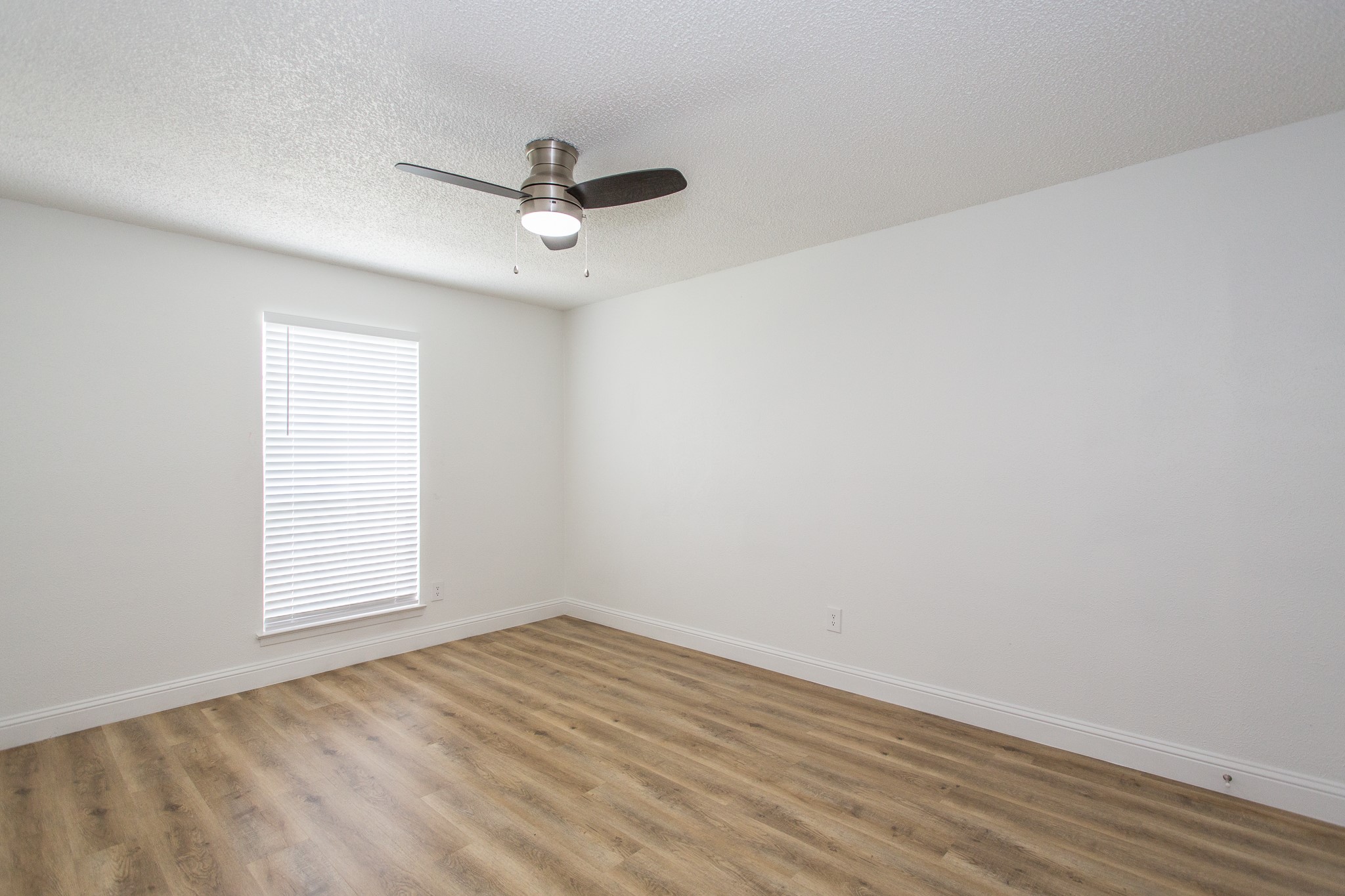 4045 Glenbrook Drive