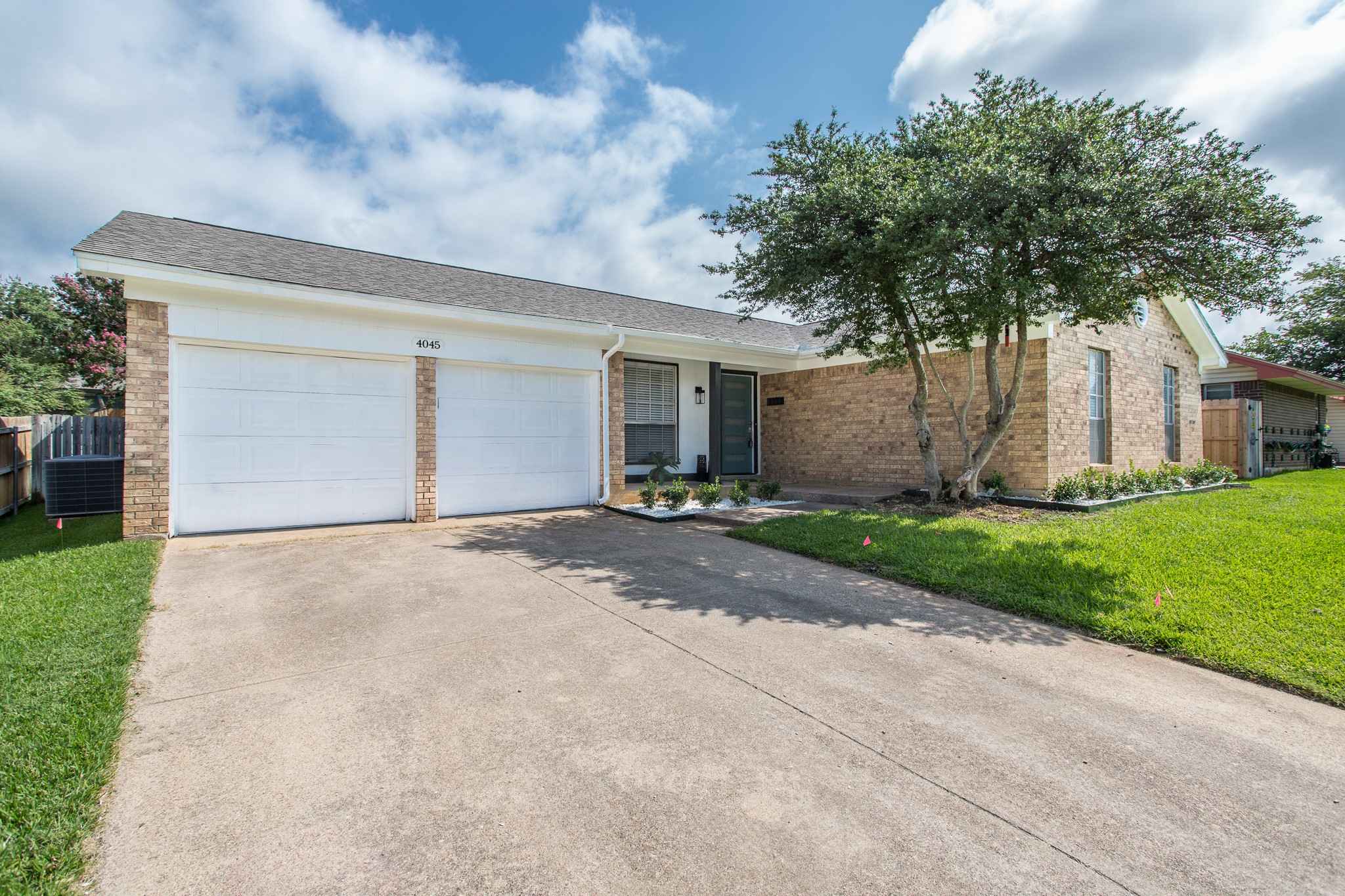 4045 Glenbrook Drive
