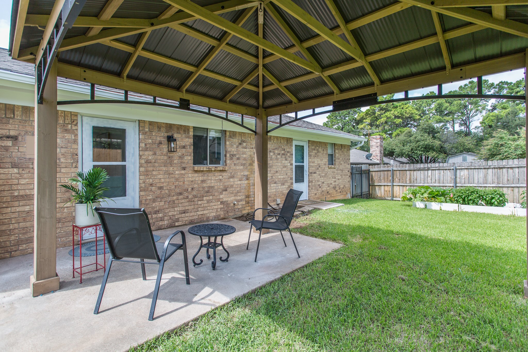 4045 Glenbrook Drive