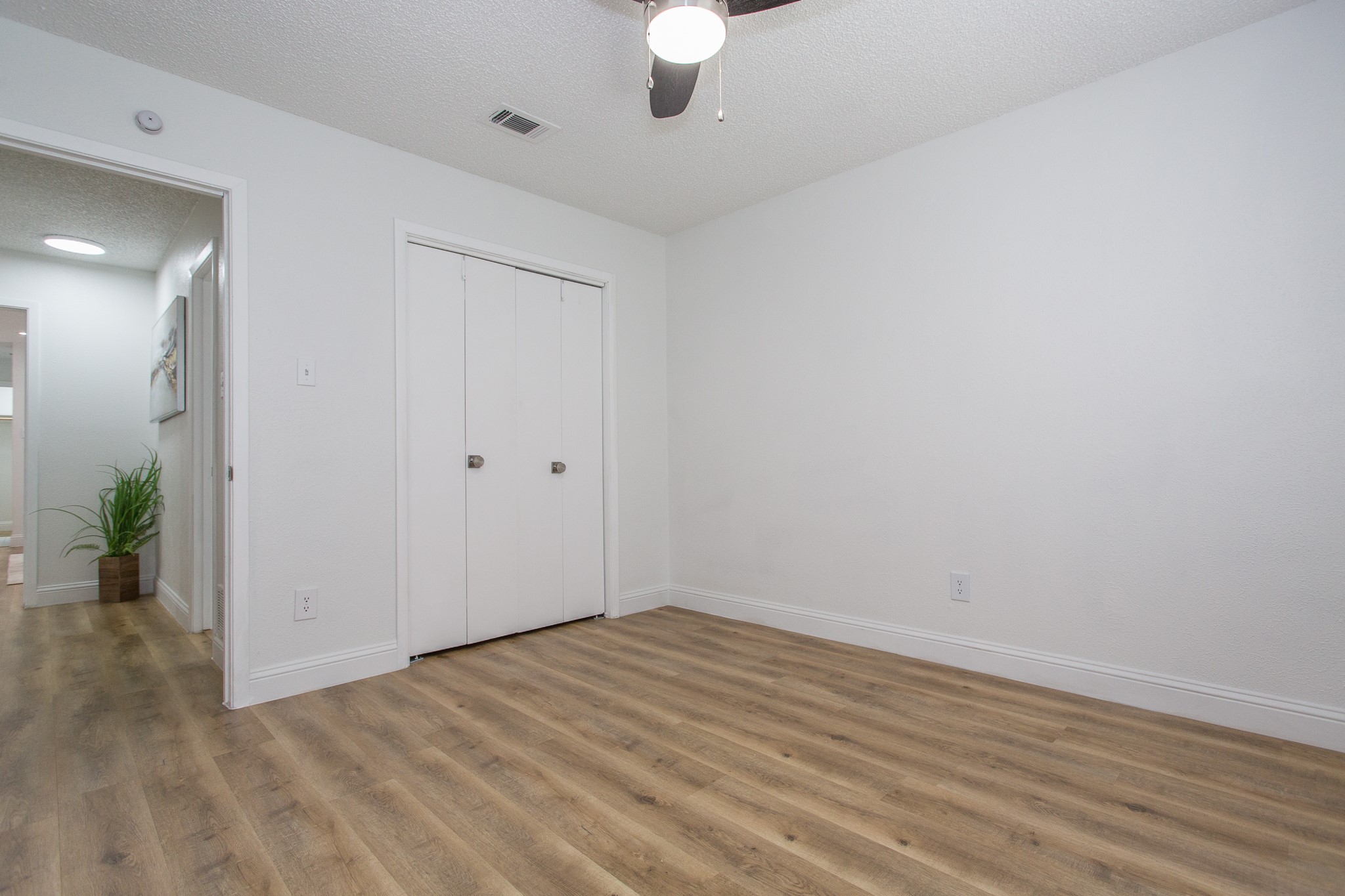 4045 Glenbrook Drive