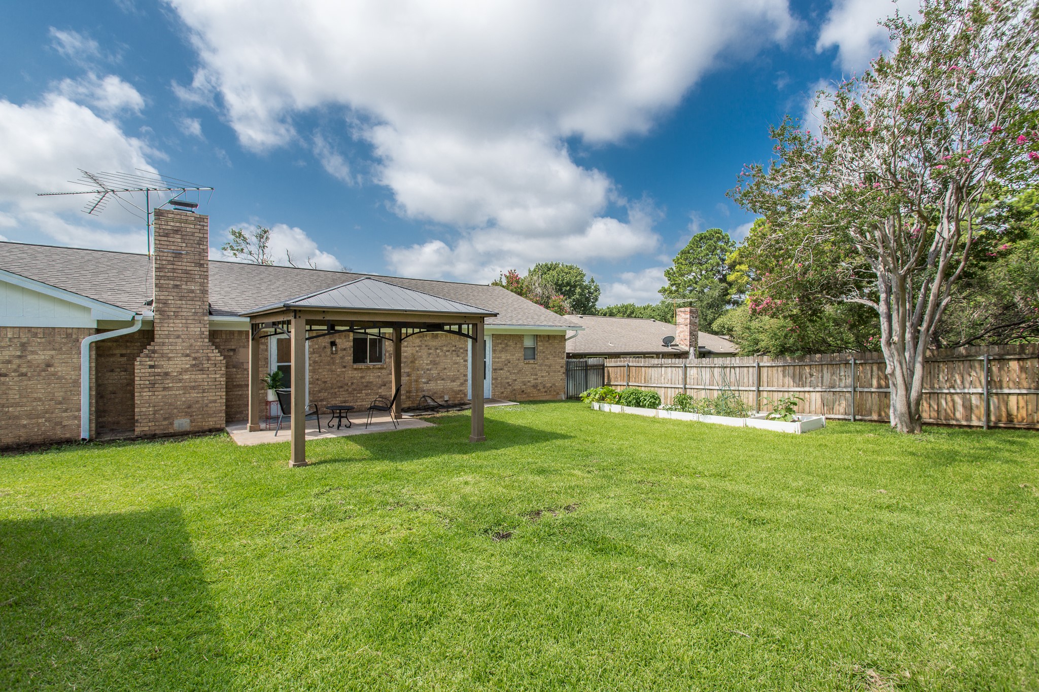 4045 Glenbrook Drive