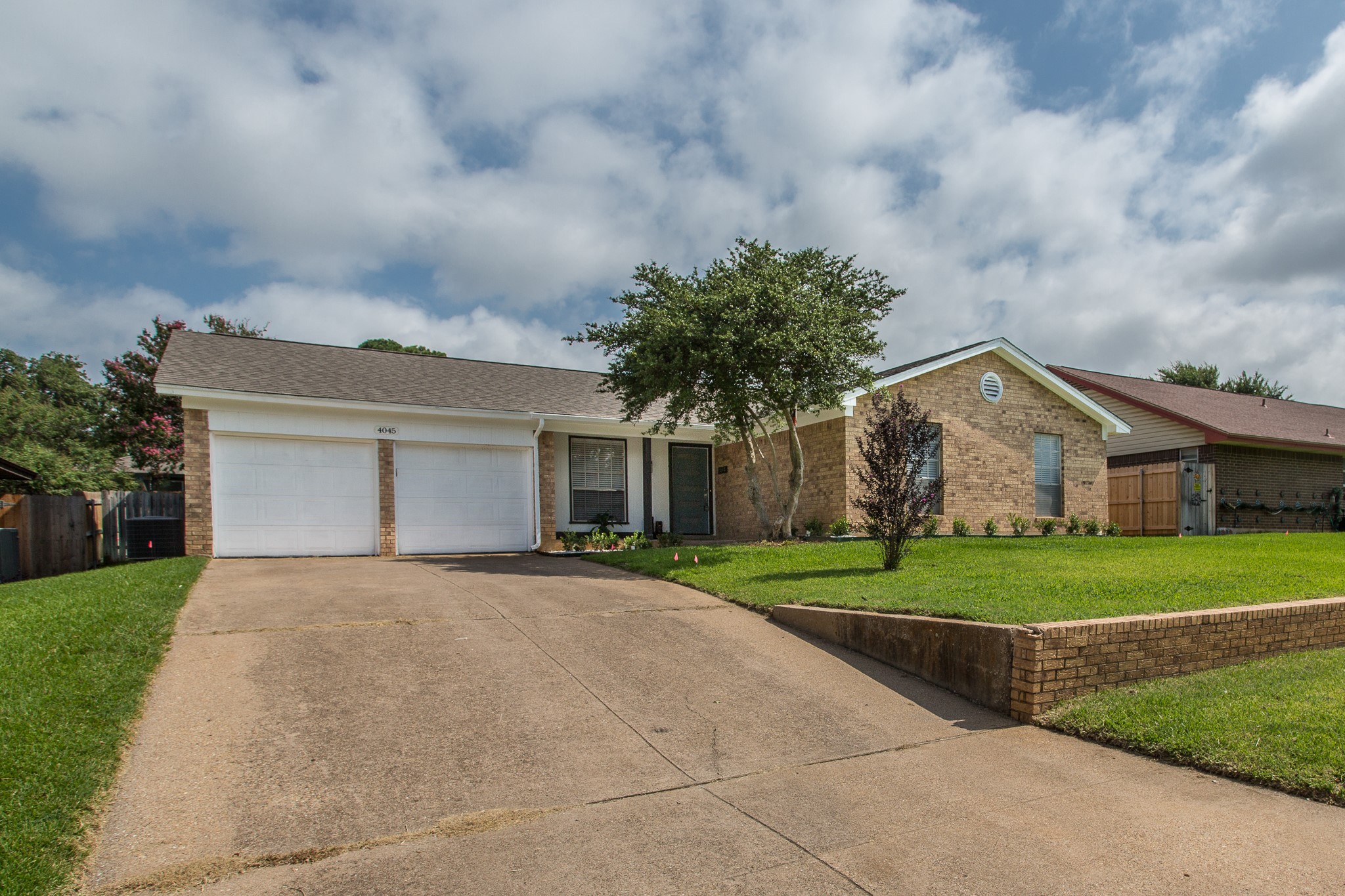 4045 Glenbrook Drive