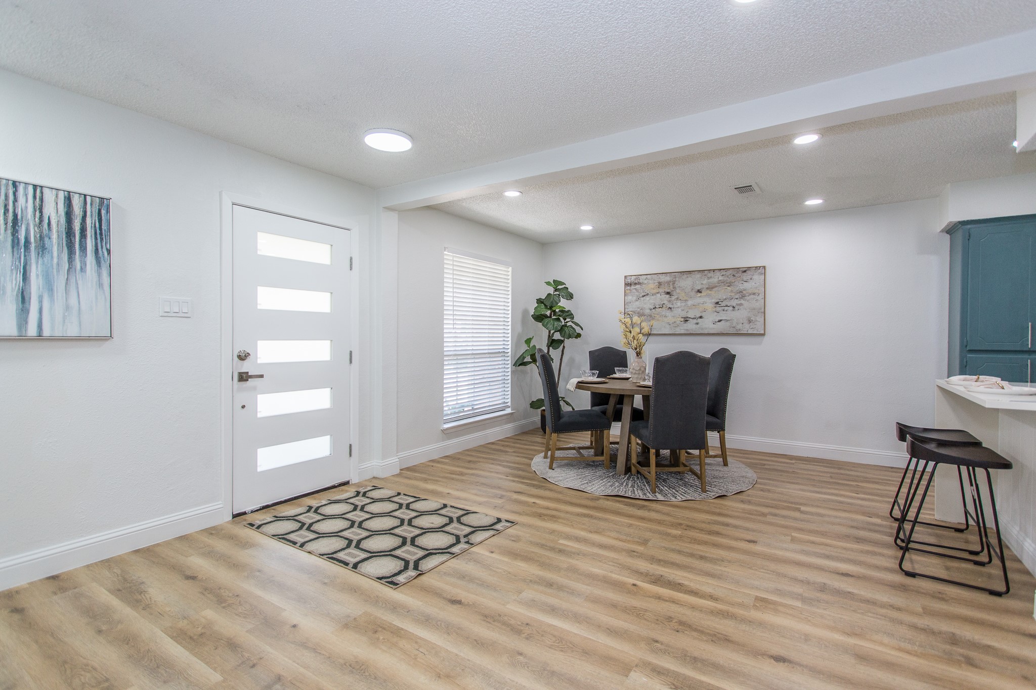 4045 Glenbrook Drive