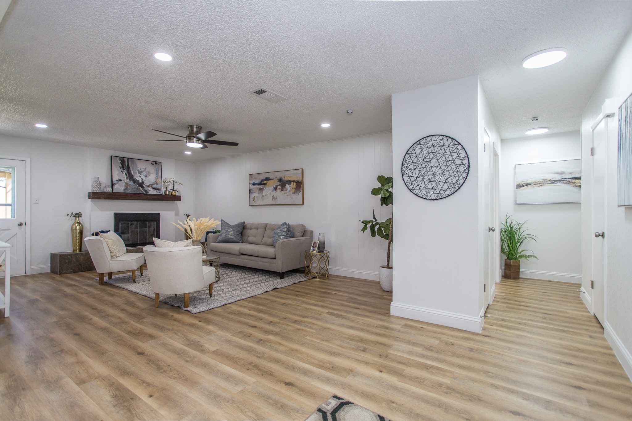 4045 Glenbrook Drive