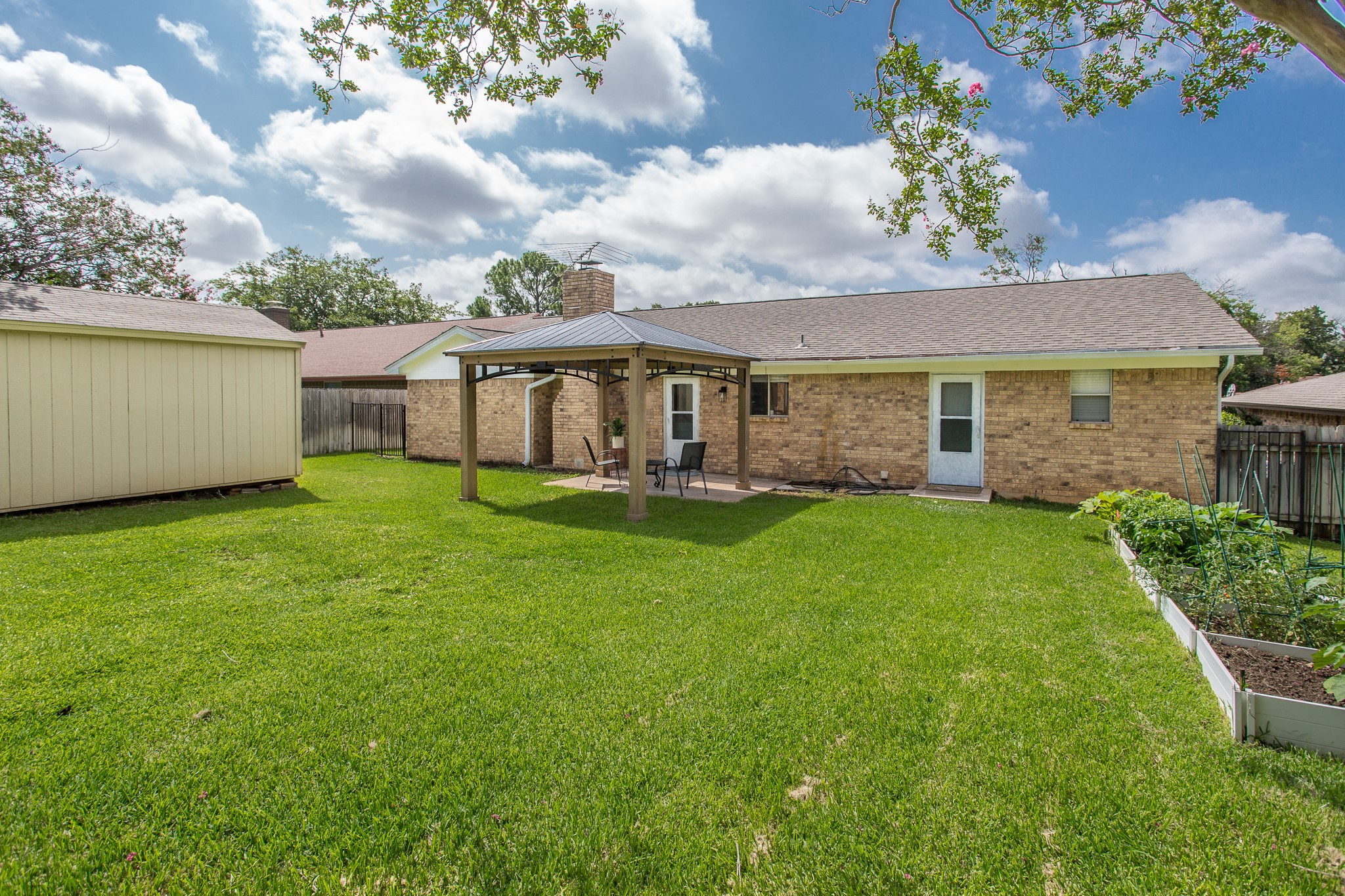 4045 Glenbrook Drive