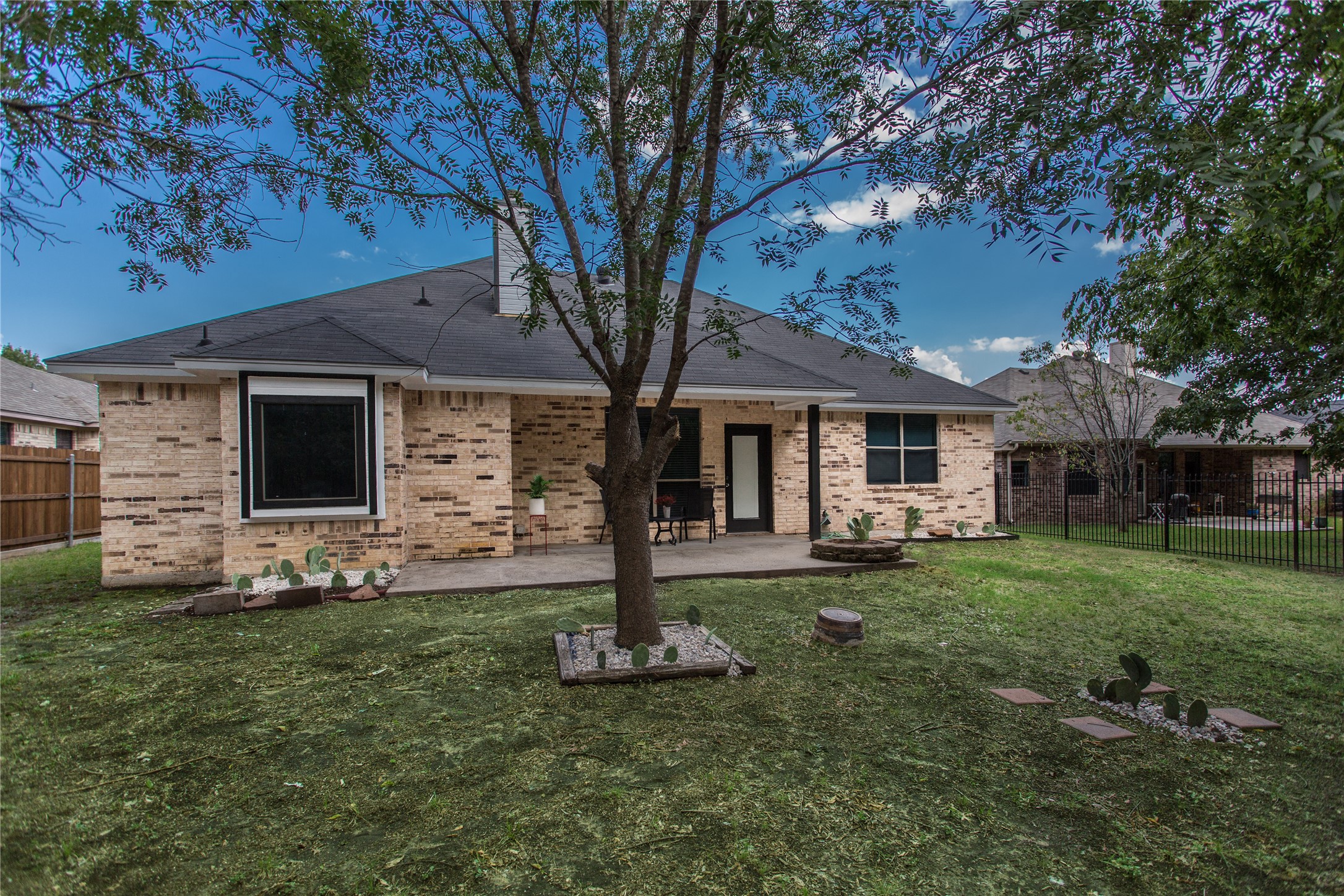 840 Andi Way
