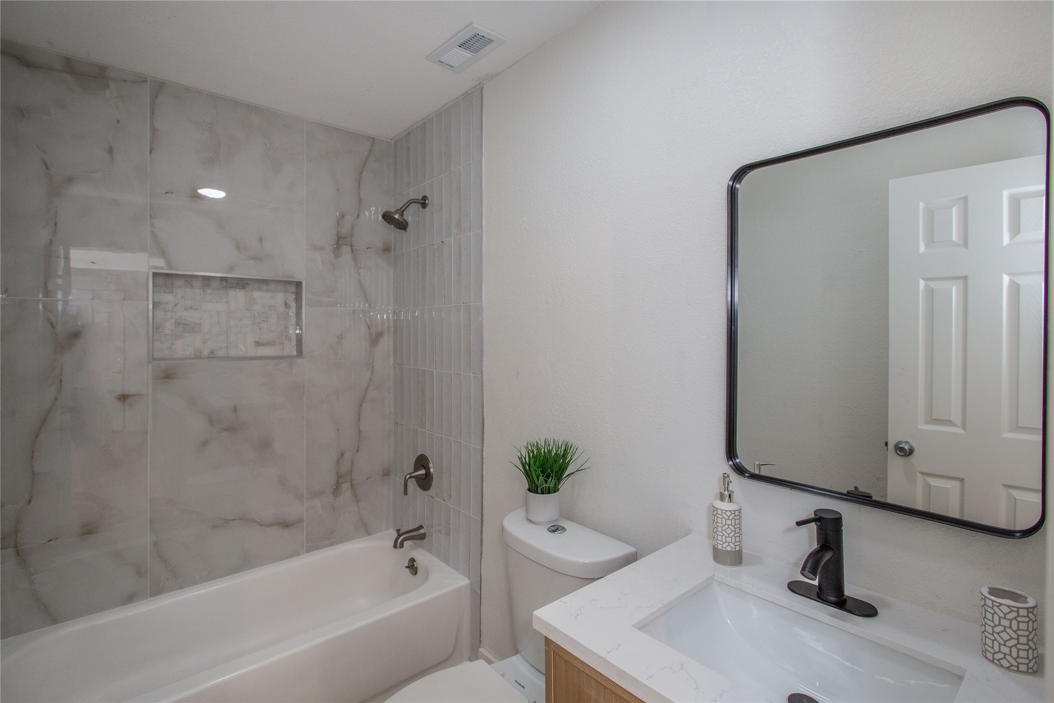 2825 Fairbrook Street