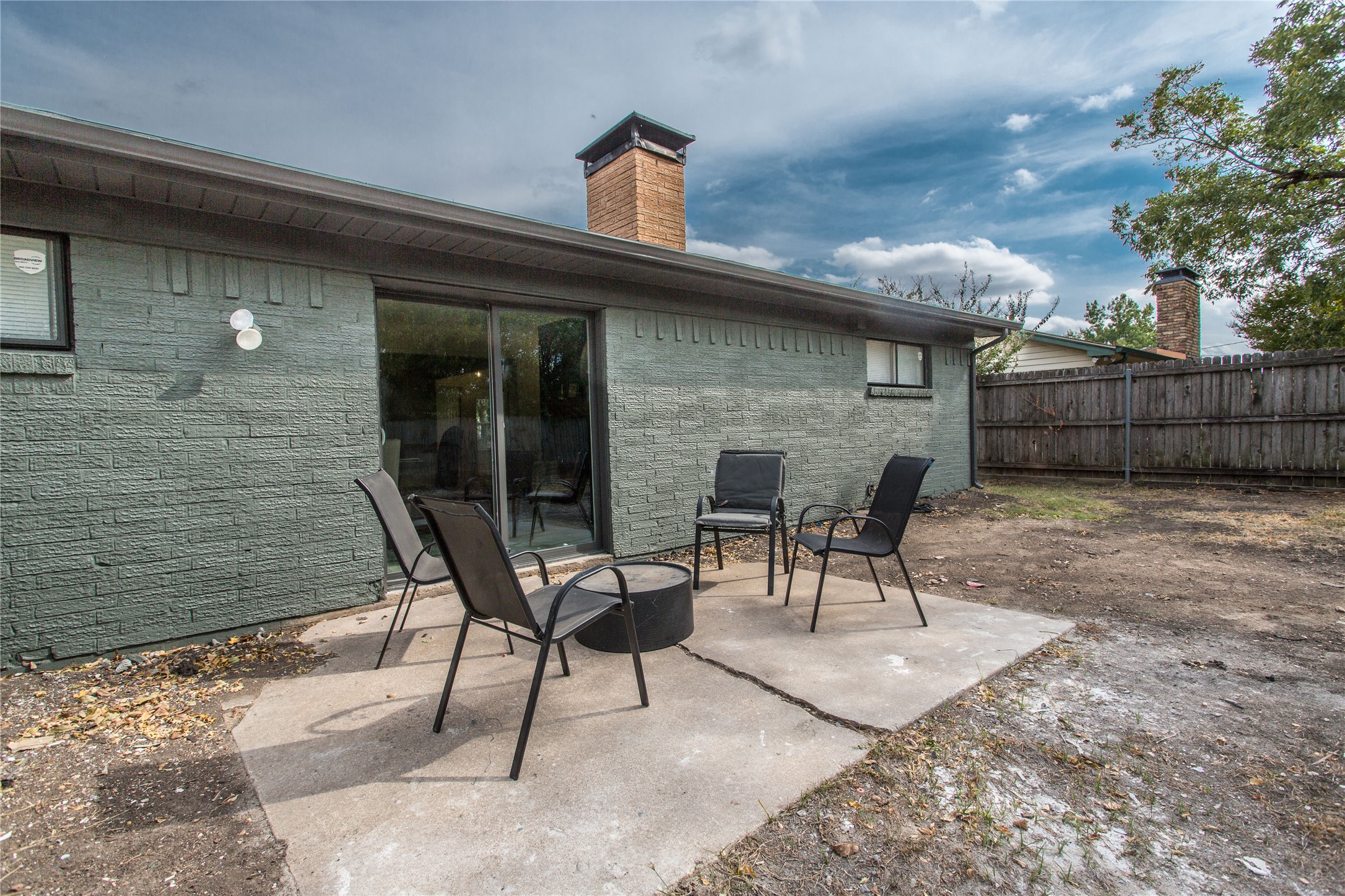 2825 Fairbrook Street