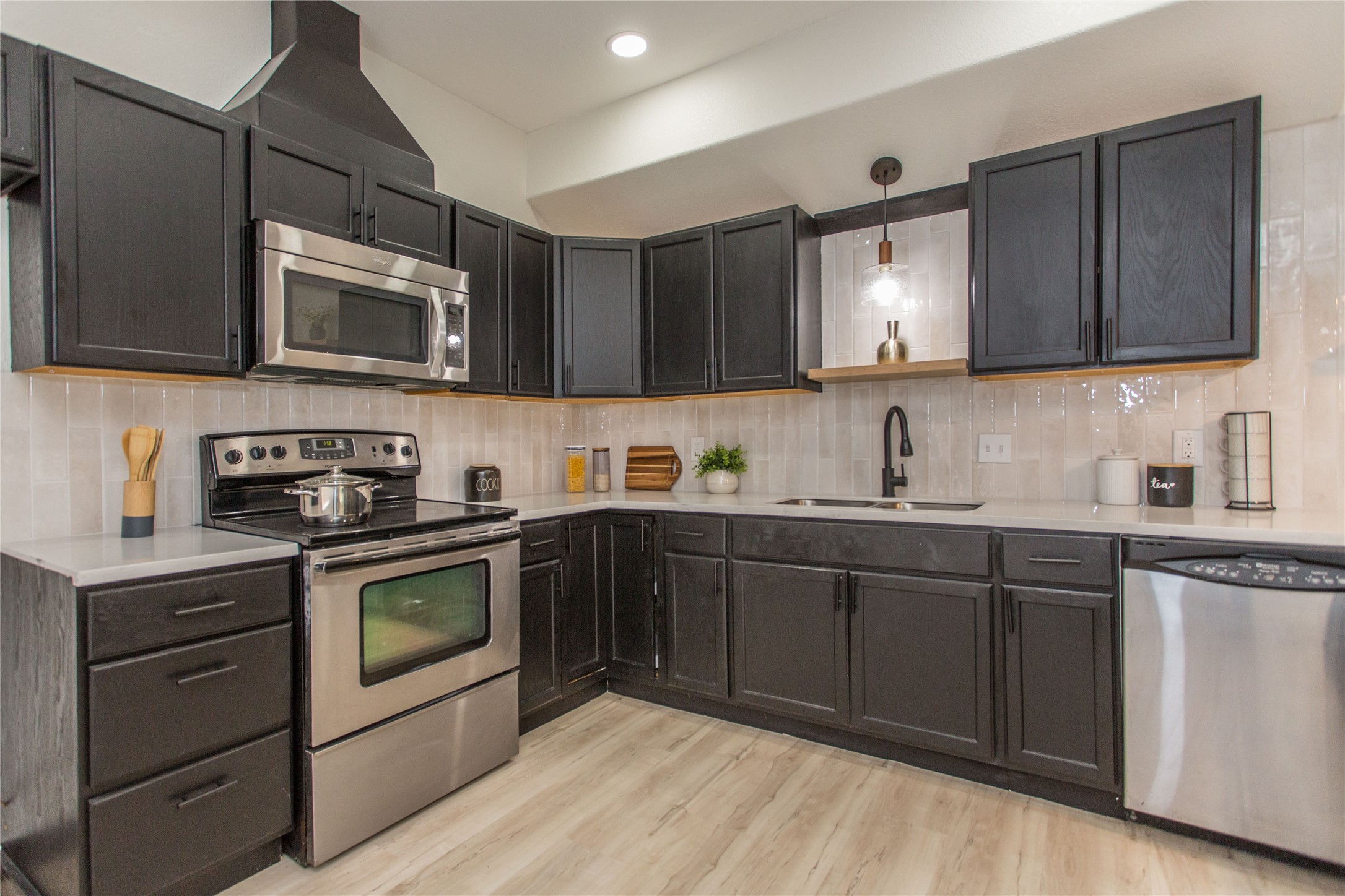 2825 Fairbrook Street