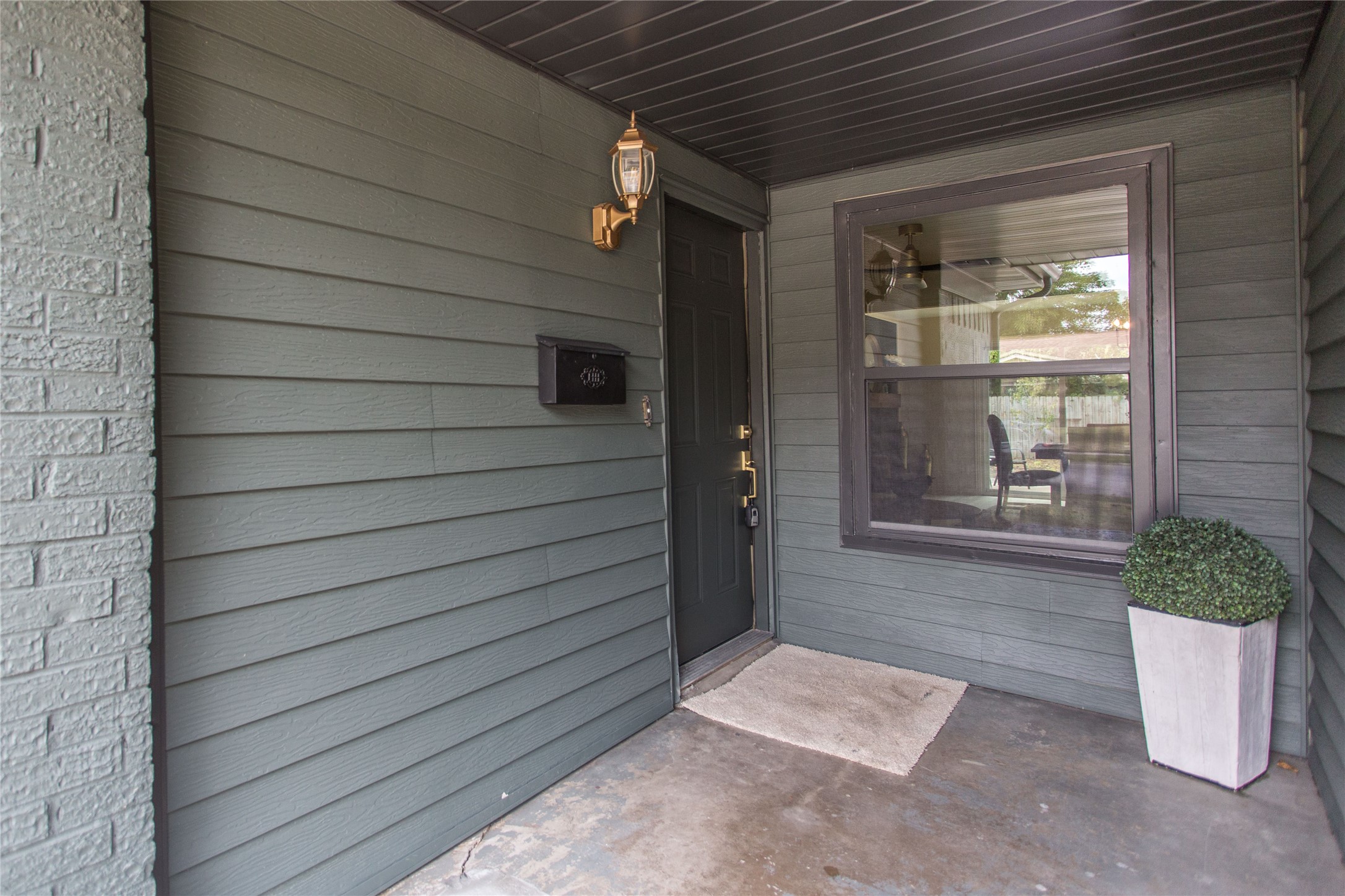 2825 Fairbrook Street