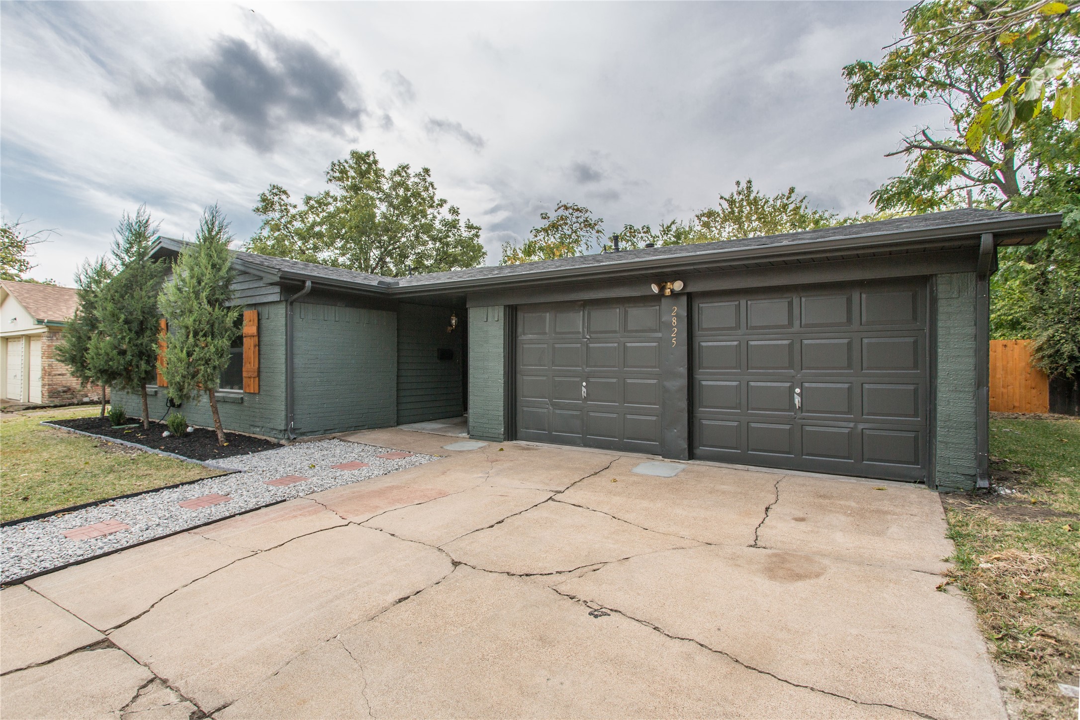 2825 Fairbrook Street