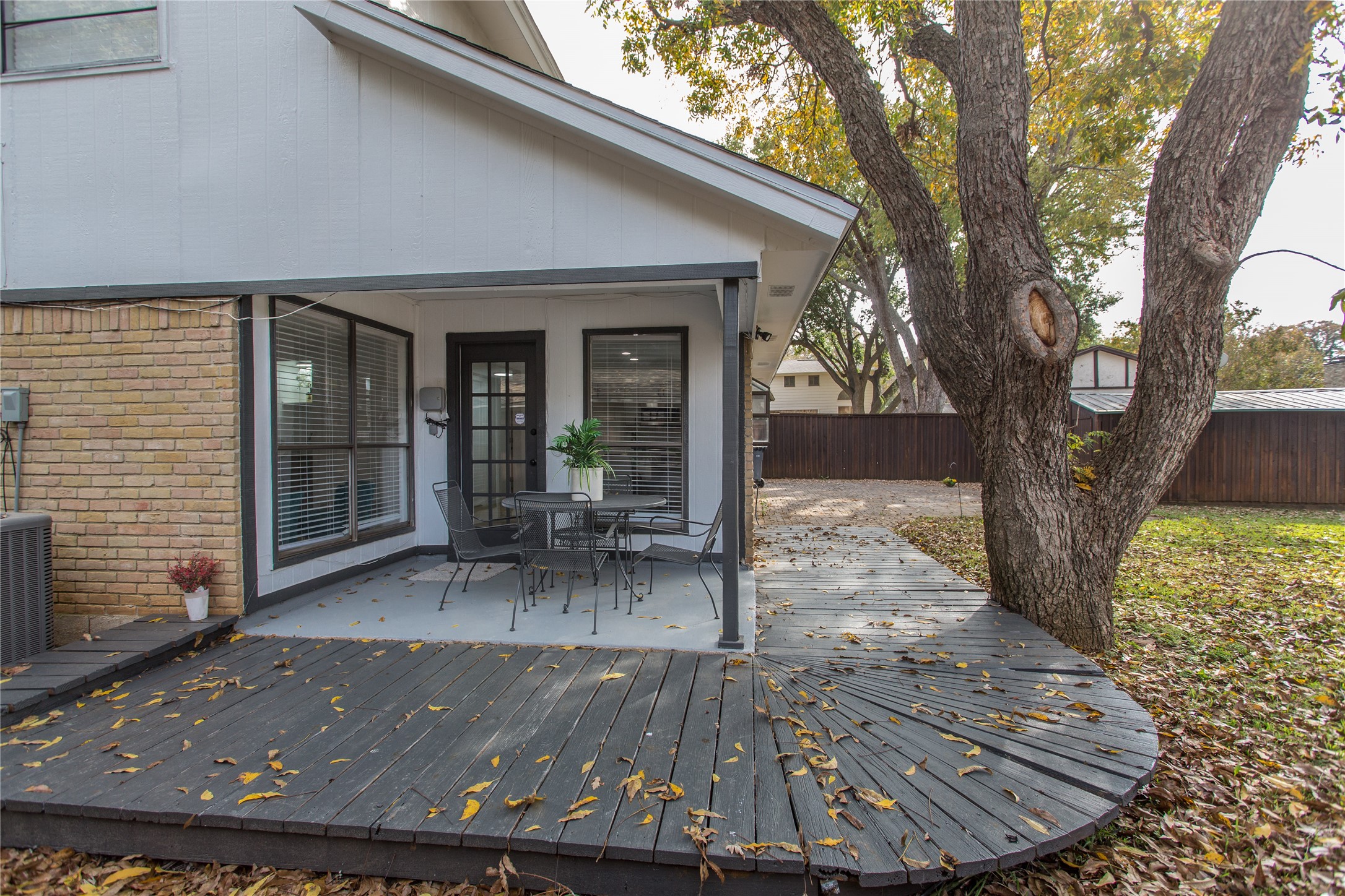 1918 Longmeadow Drive