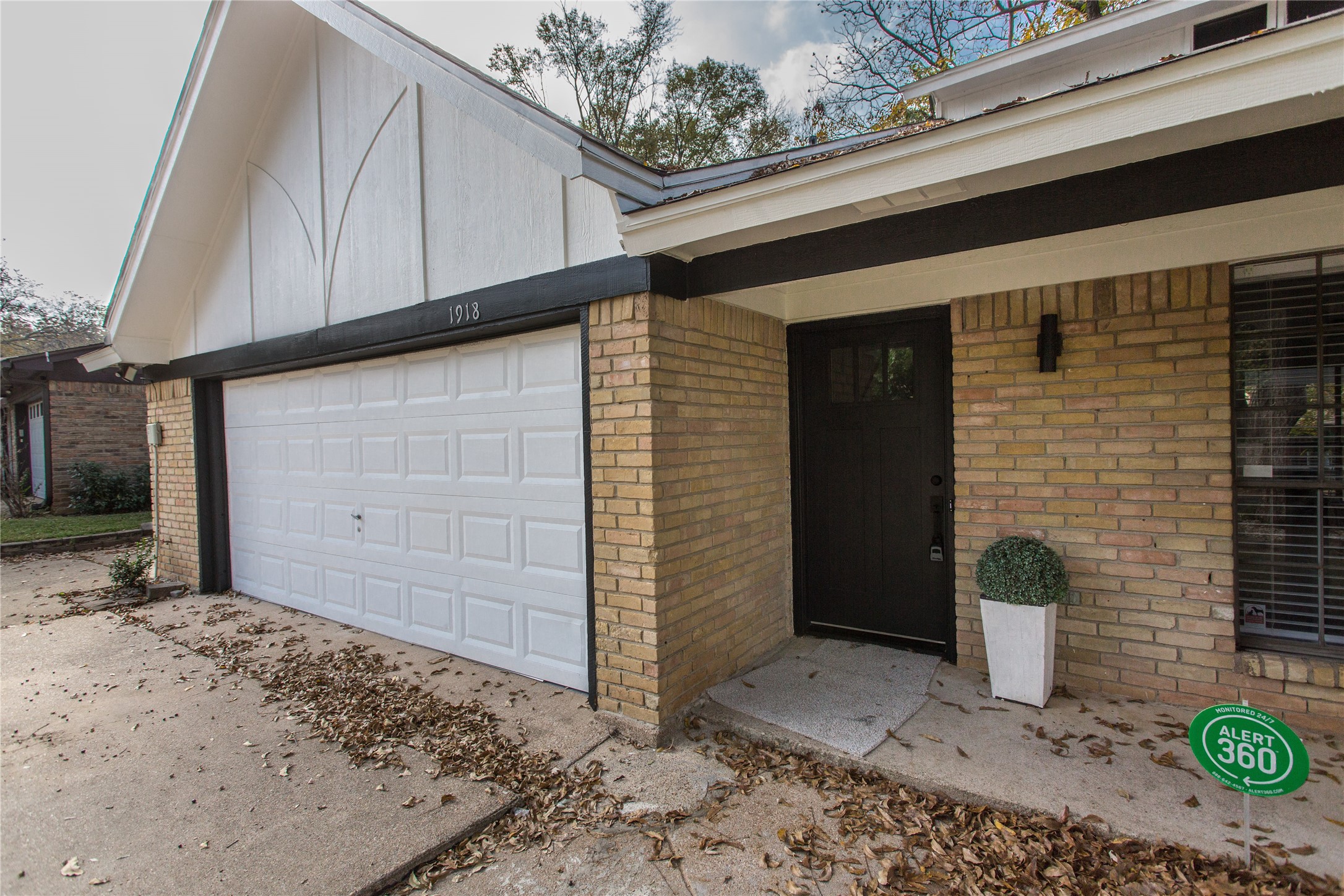 1918 Longmeadow Drive