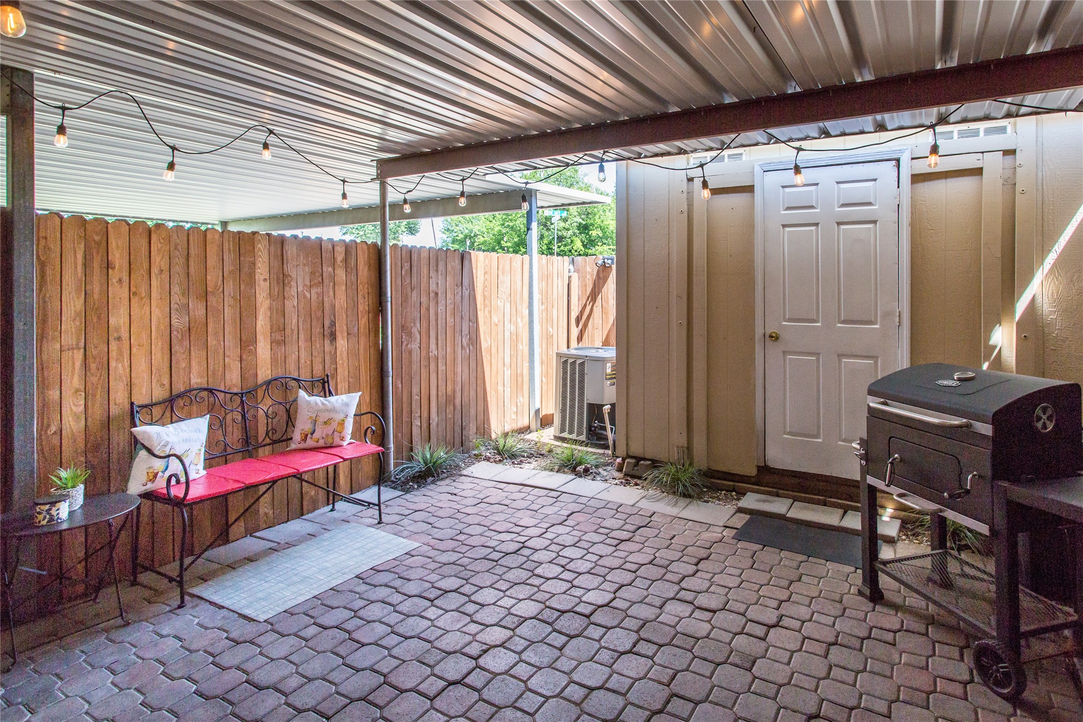 33 E Townhouse Lane 30