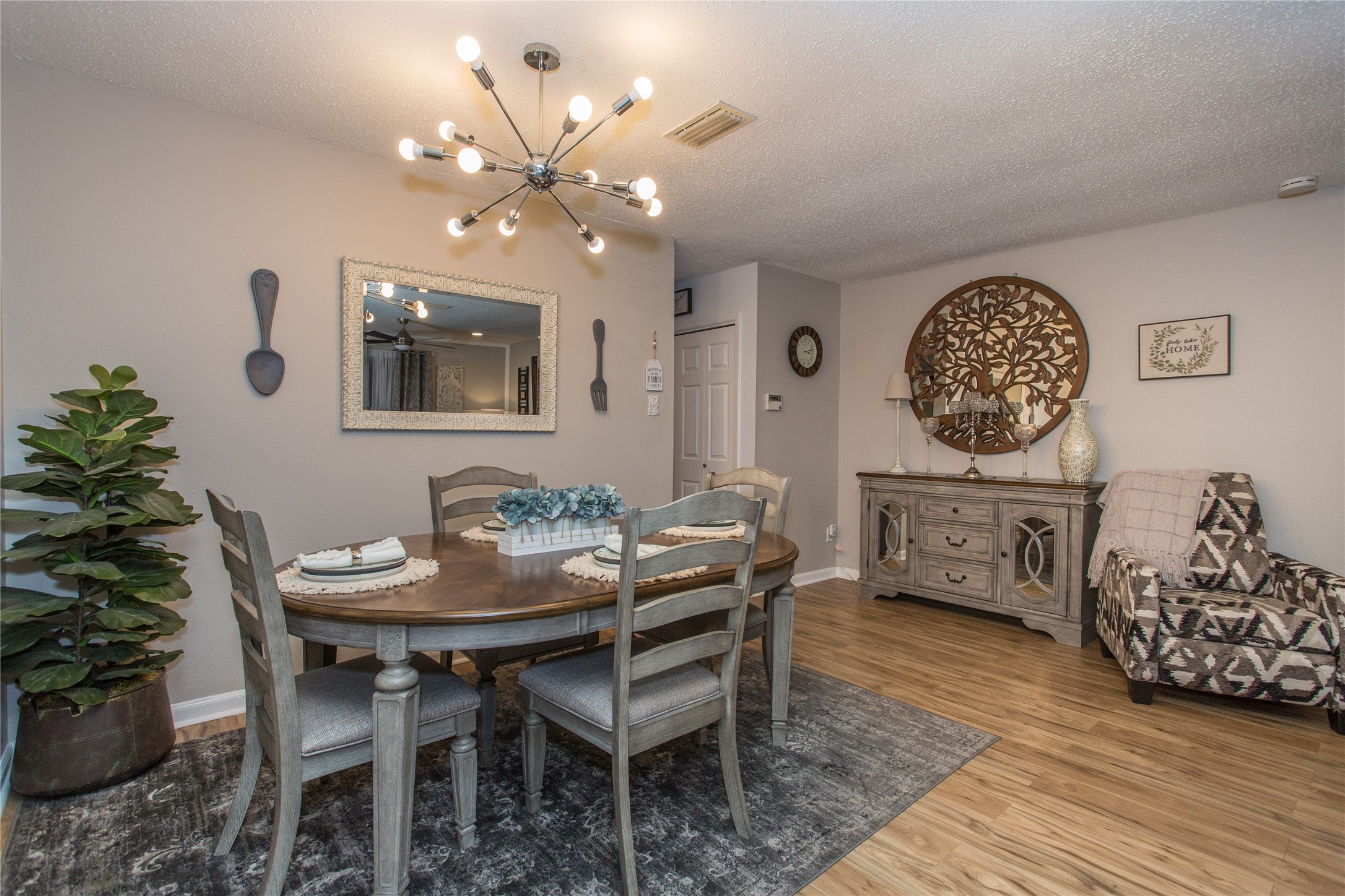33 E Townhouse Lane 30