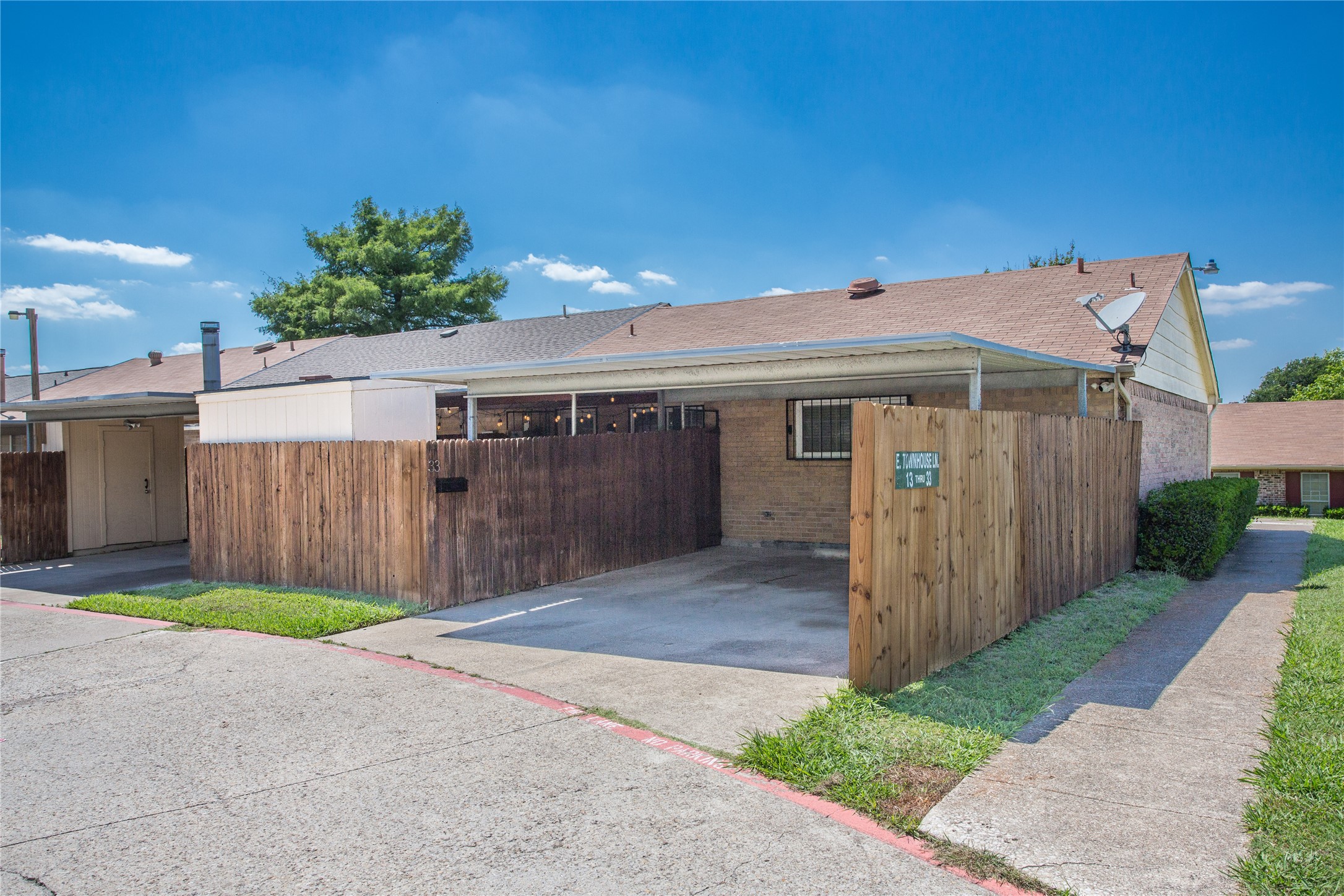 33 E Townhouse Lane 30