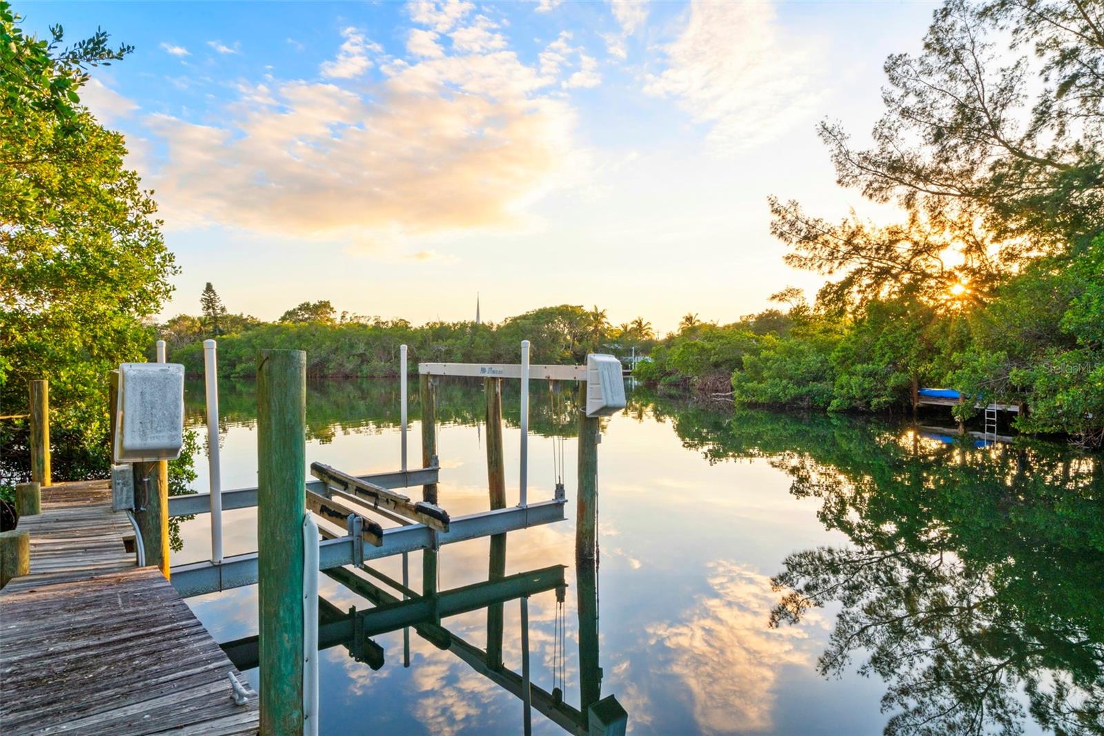 781 HIDEAWAY BAY DR