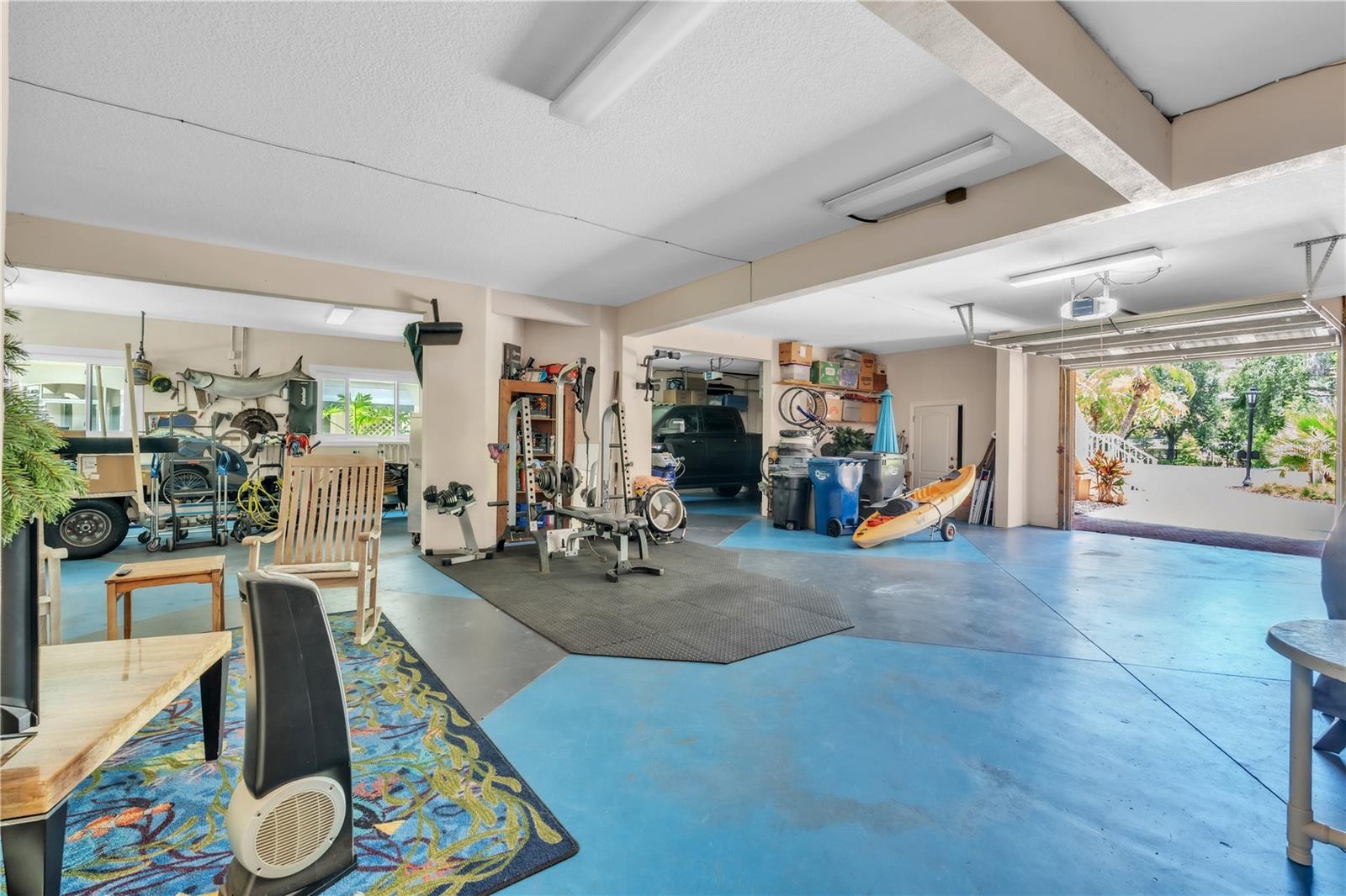 1508 BOWLEES CV