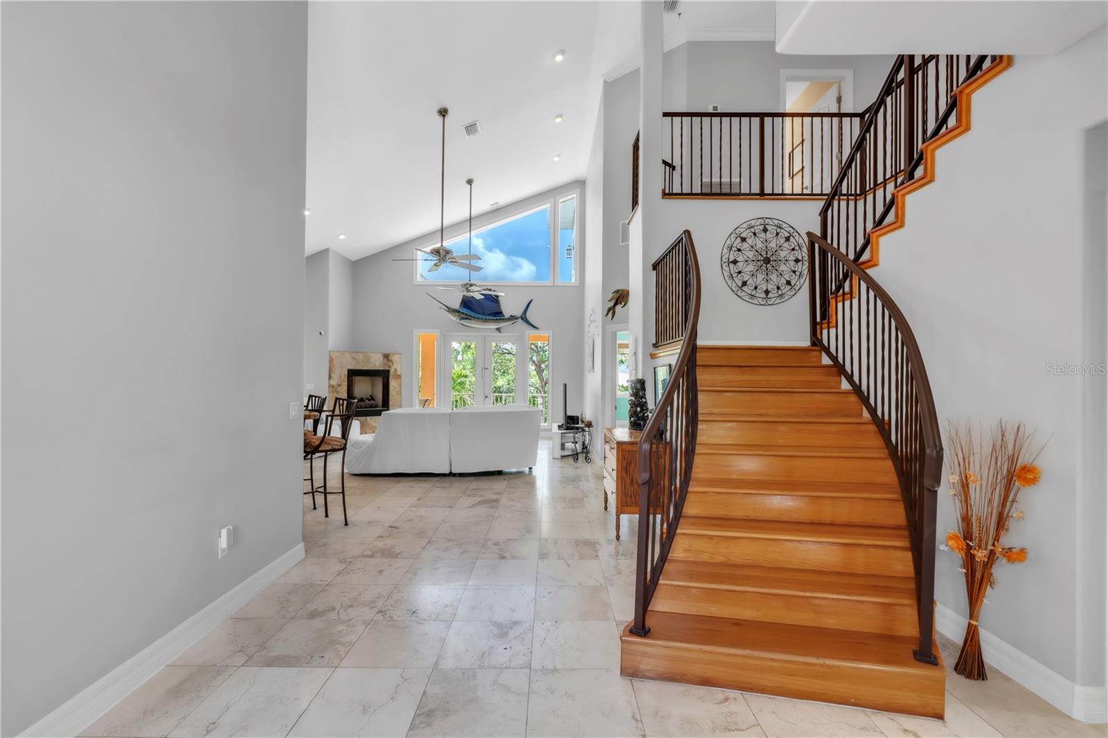 1508 BOWLEES CV