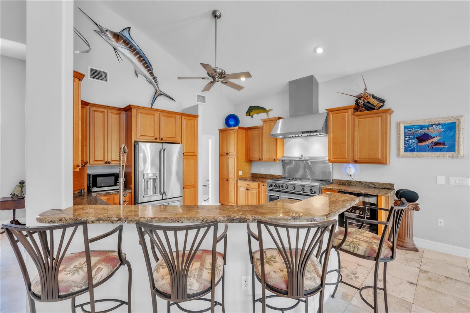 1508 BOWLEES CV