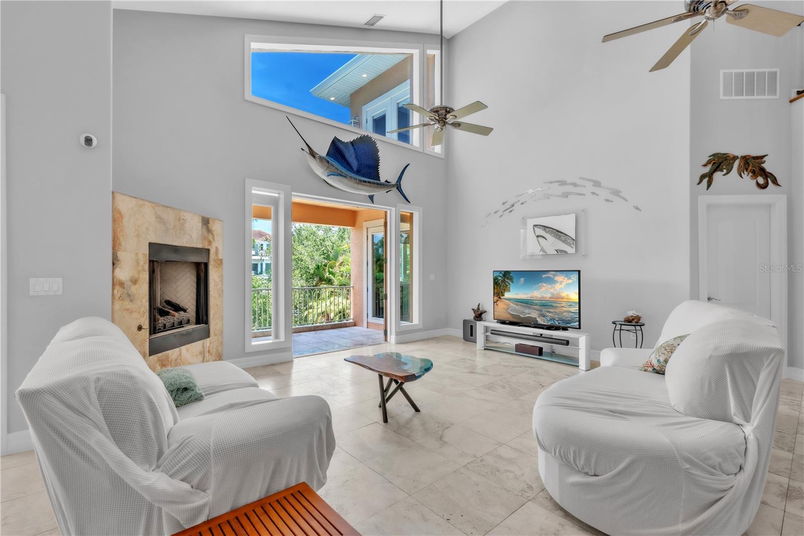 1508 BOWLEES CV
