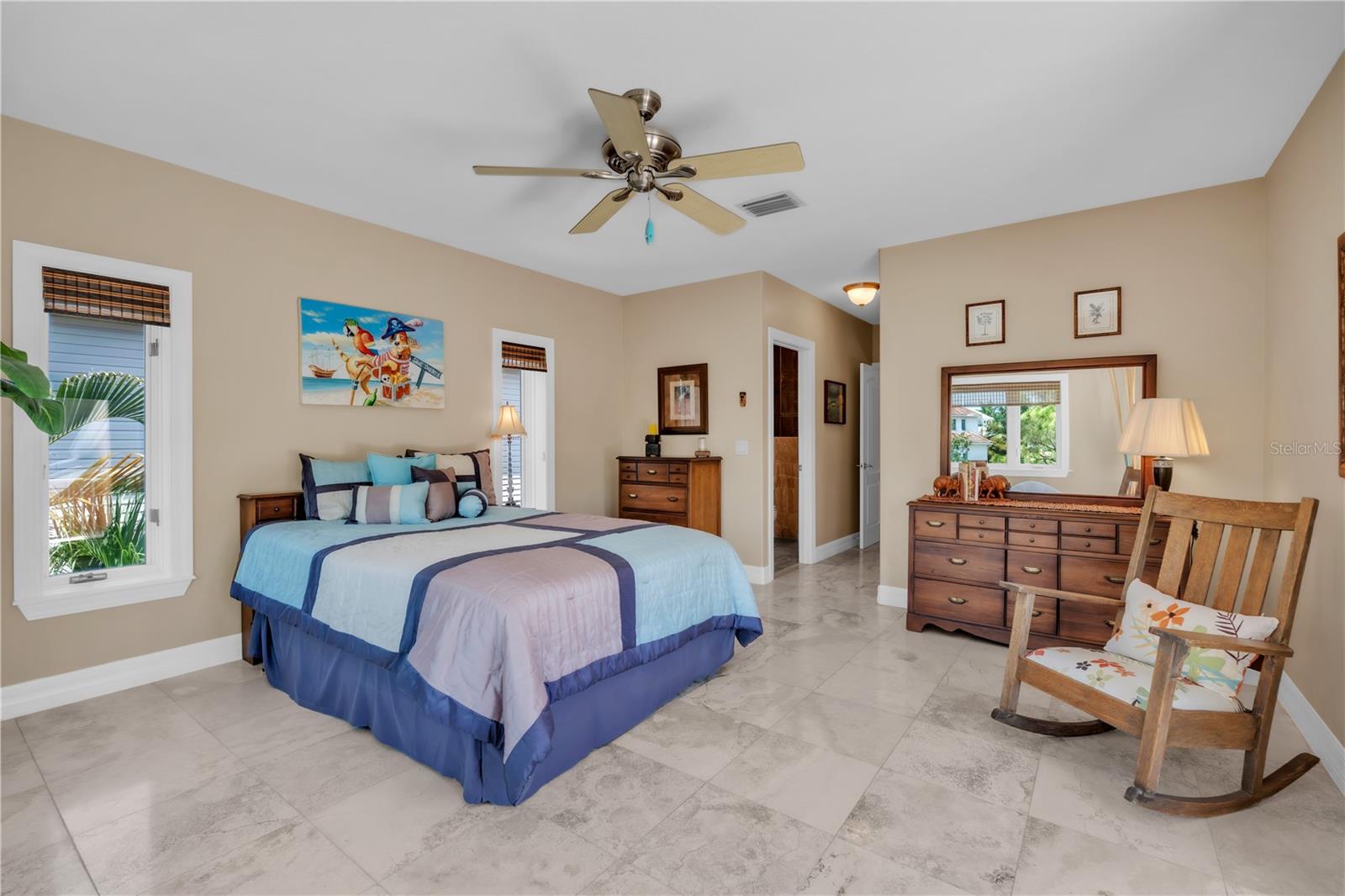 1508 BOWLEES CV
