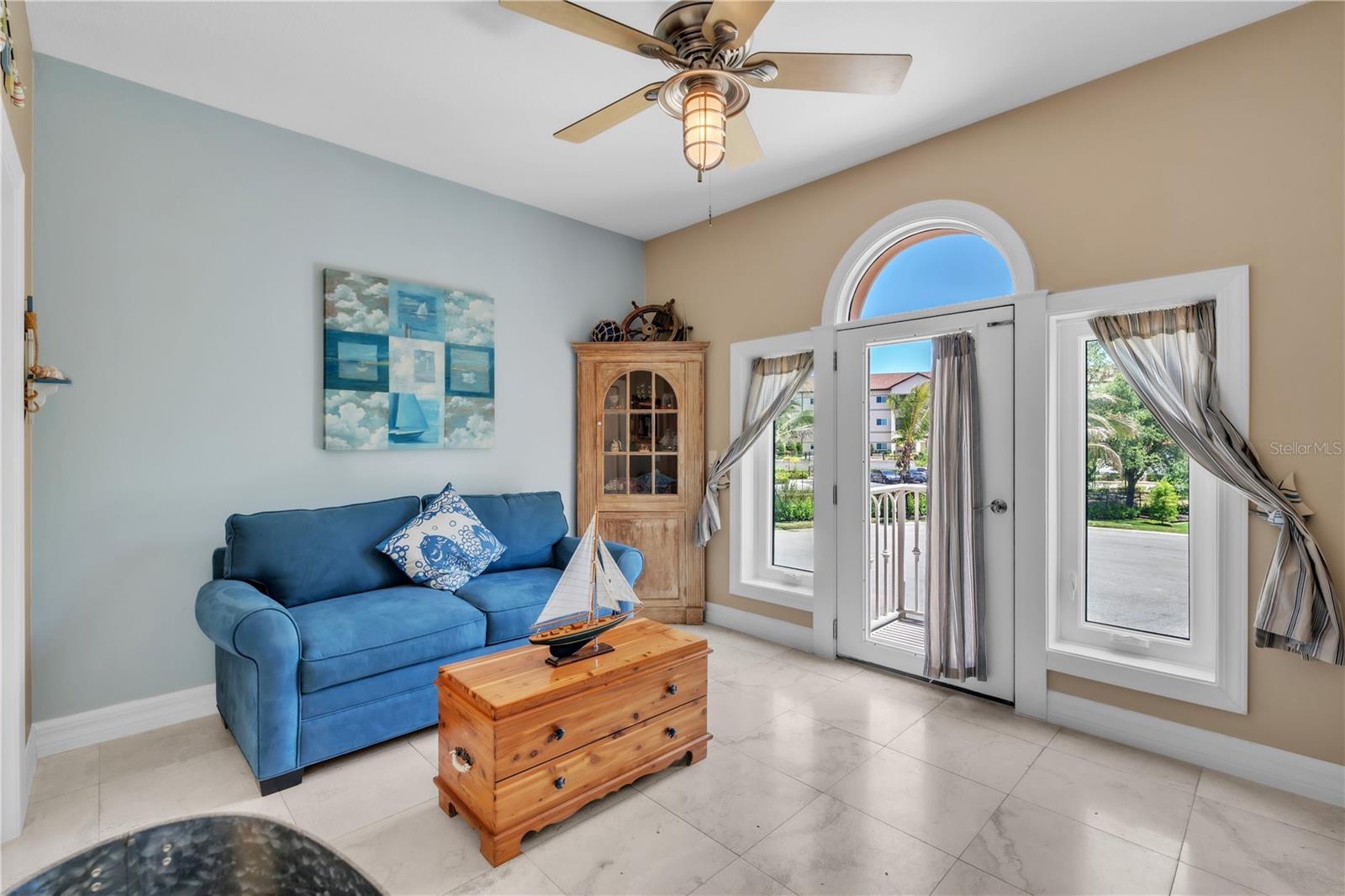 1508 BOWLEES CV