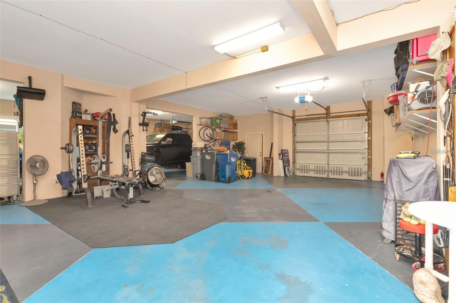 1508 BOWLEES CV