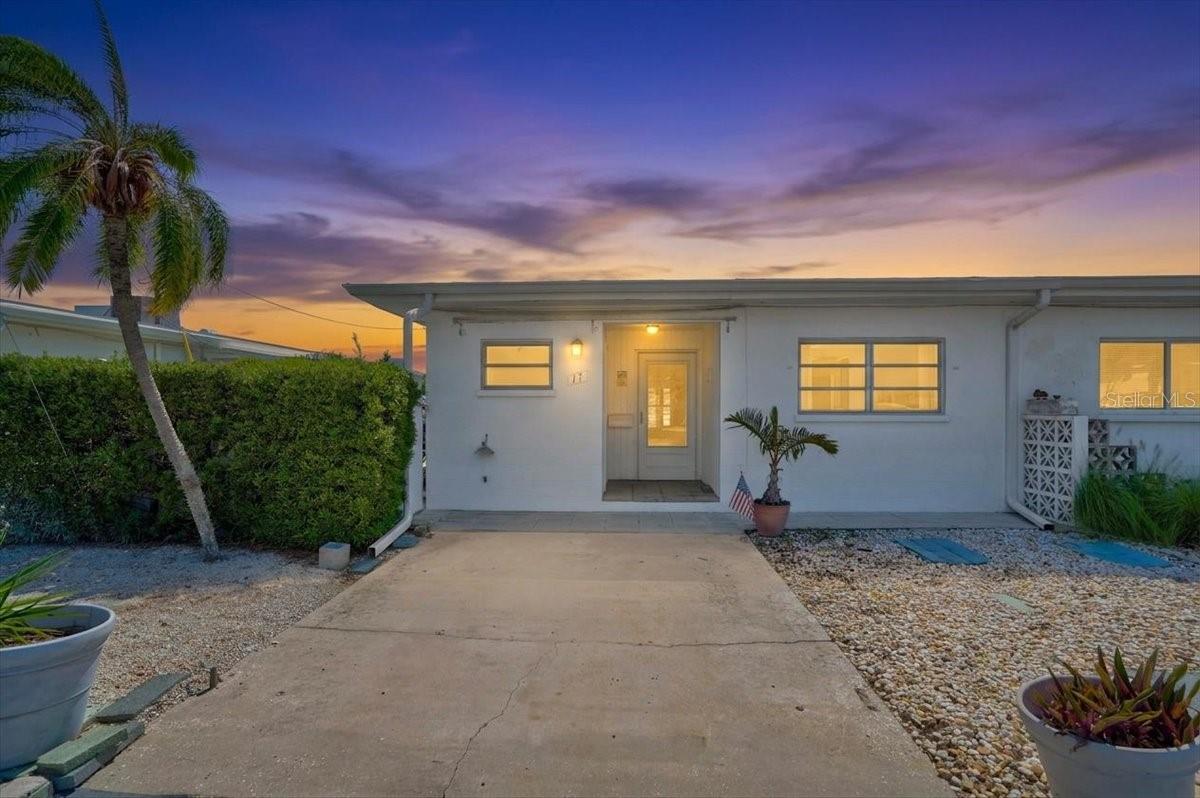 17 SEASIDE CT