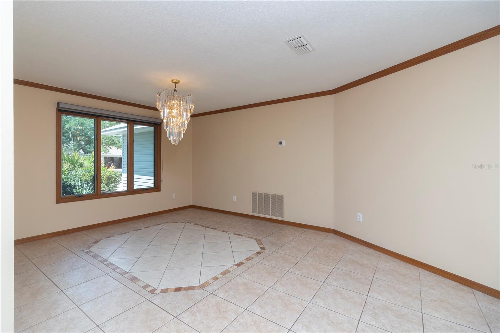 19 ZIRCON CT